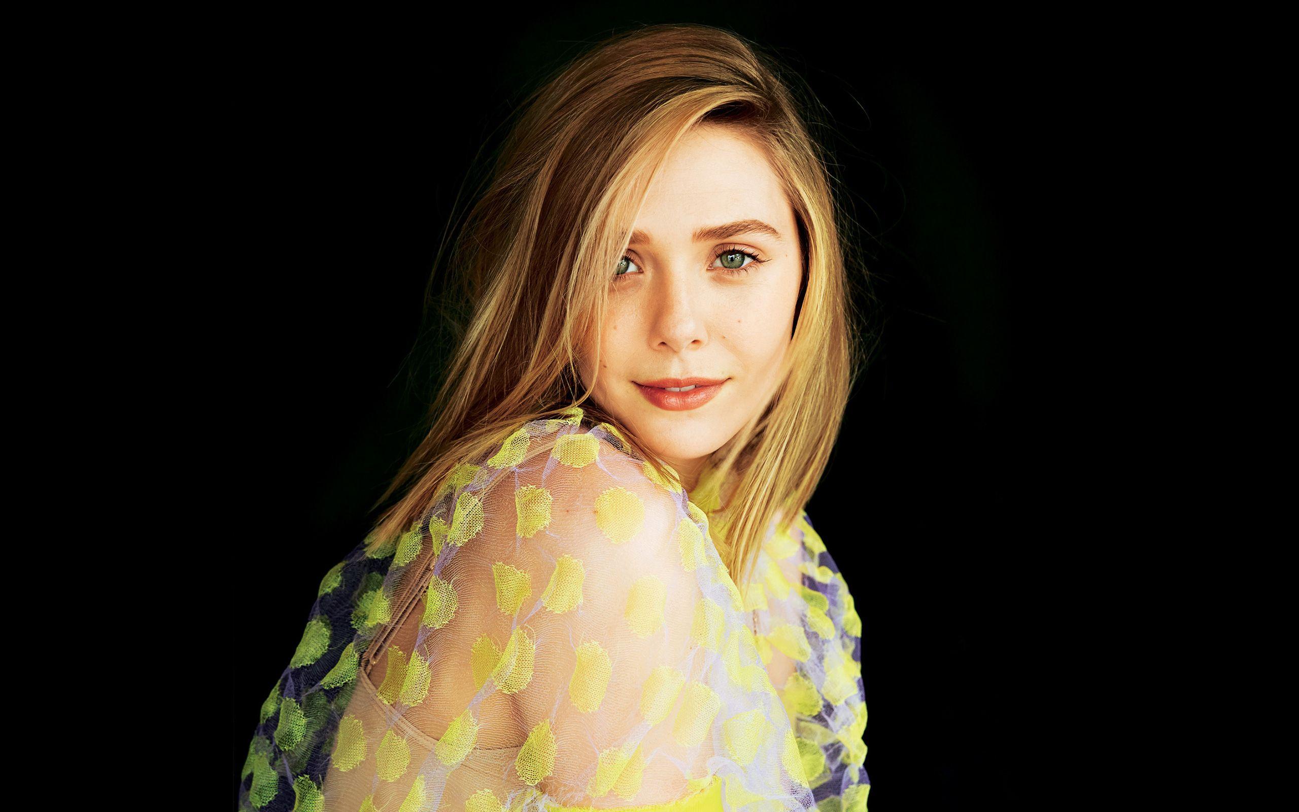 Elizabeth Olsen Beautiful Transparan Dress