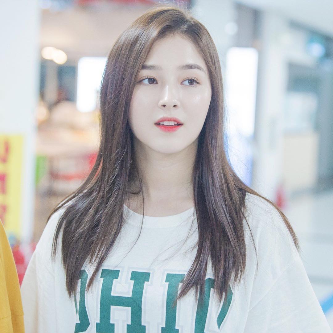 facts and reasons to love Nancy McDonie of MOMOLAND