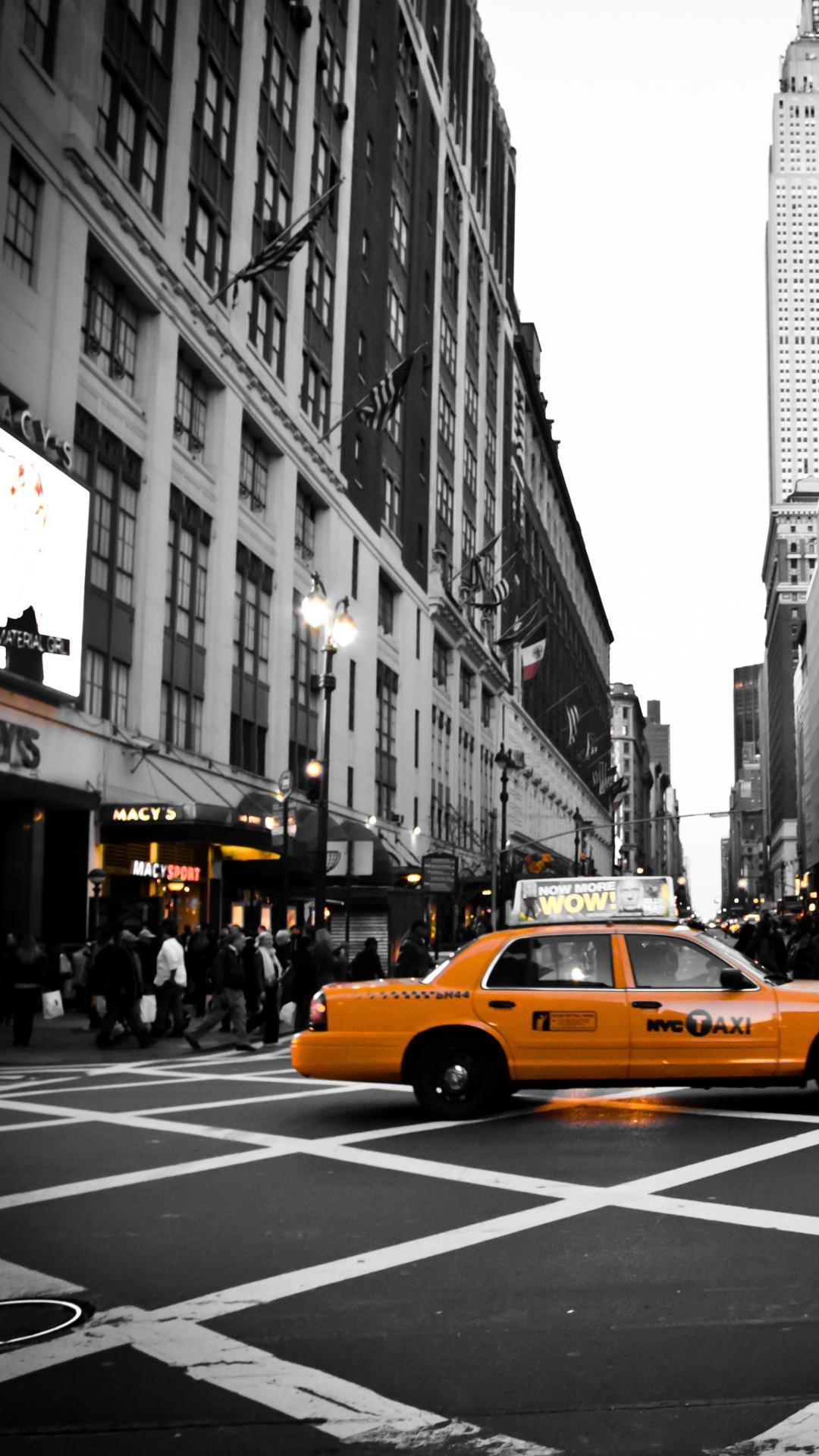 New york city selective coloring streets taxi traffic wallpaper