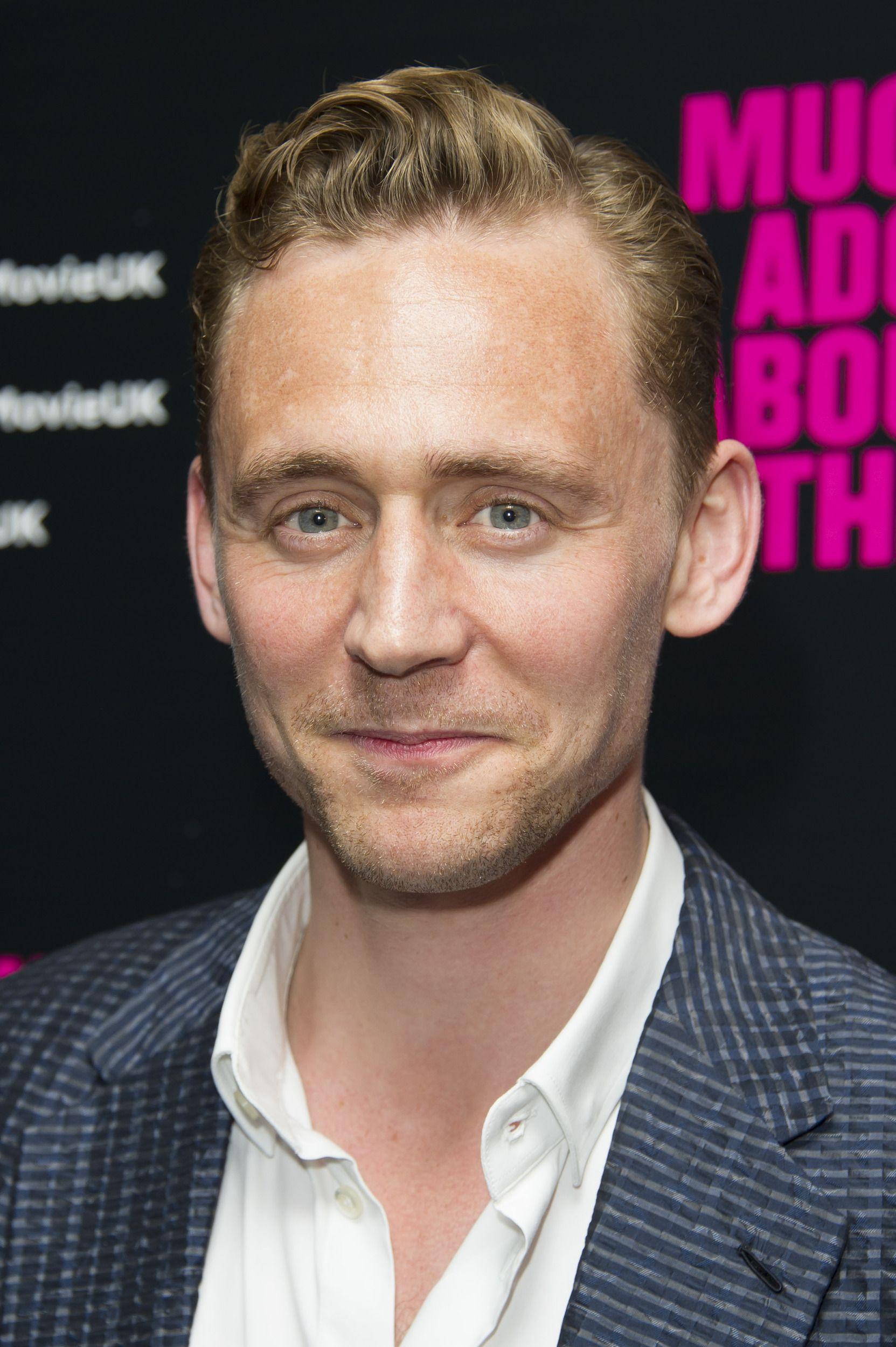 Tom Hiddleston Wallpaper For IPhone 6 Download Celebrities
