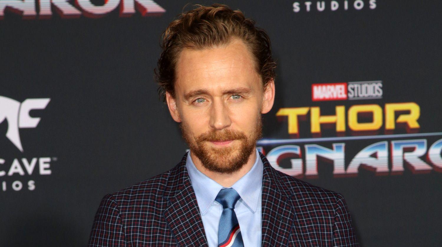 Tom Hiddleston Sports Scruffy Beard at 'Thor 3′ Premiere. Thor