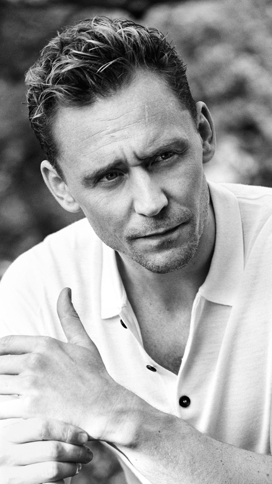 Celebrity Tom Hiddleston (1080x1920) Wallpaper