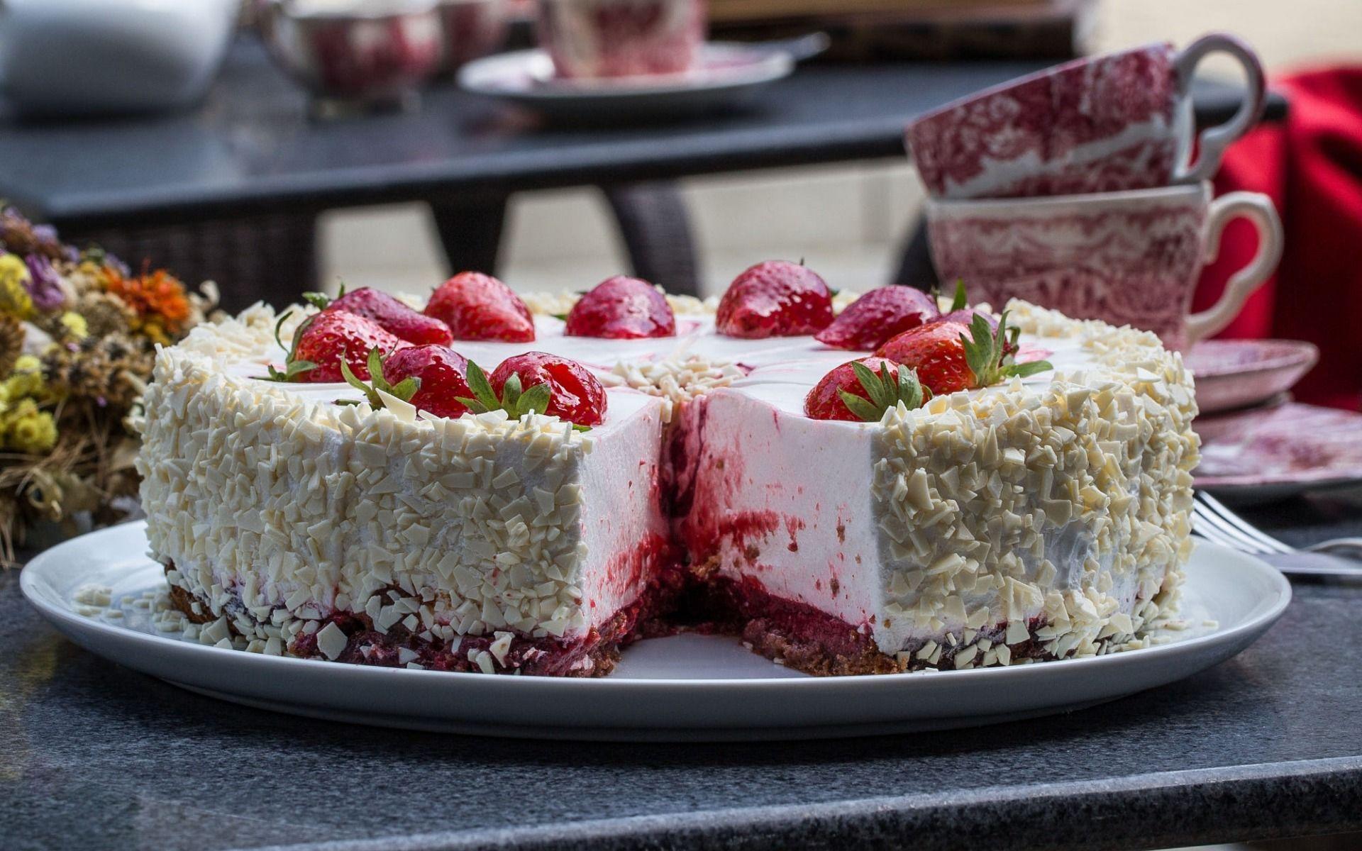 Download wallpaper cheesecake, dessert, berries, strawberries