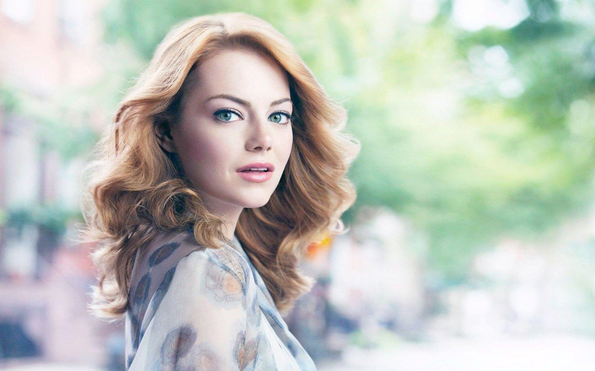 Emma Stone HD Wallpaper