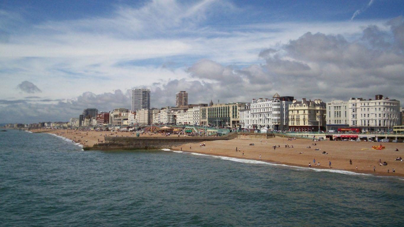 Beaches: Amusement Beach England City Brighton Sea Clouds Vacation