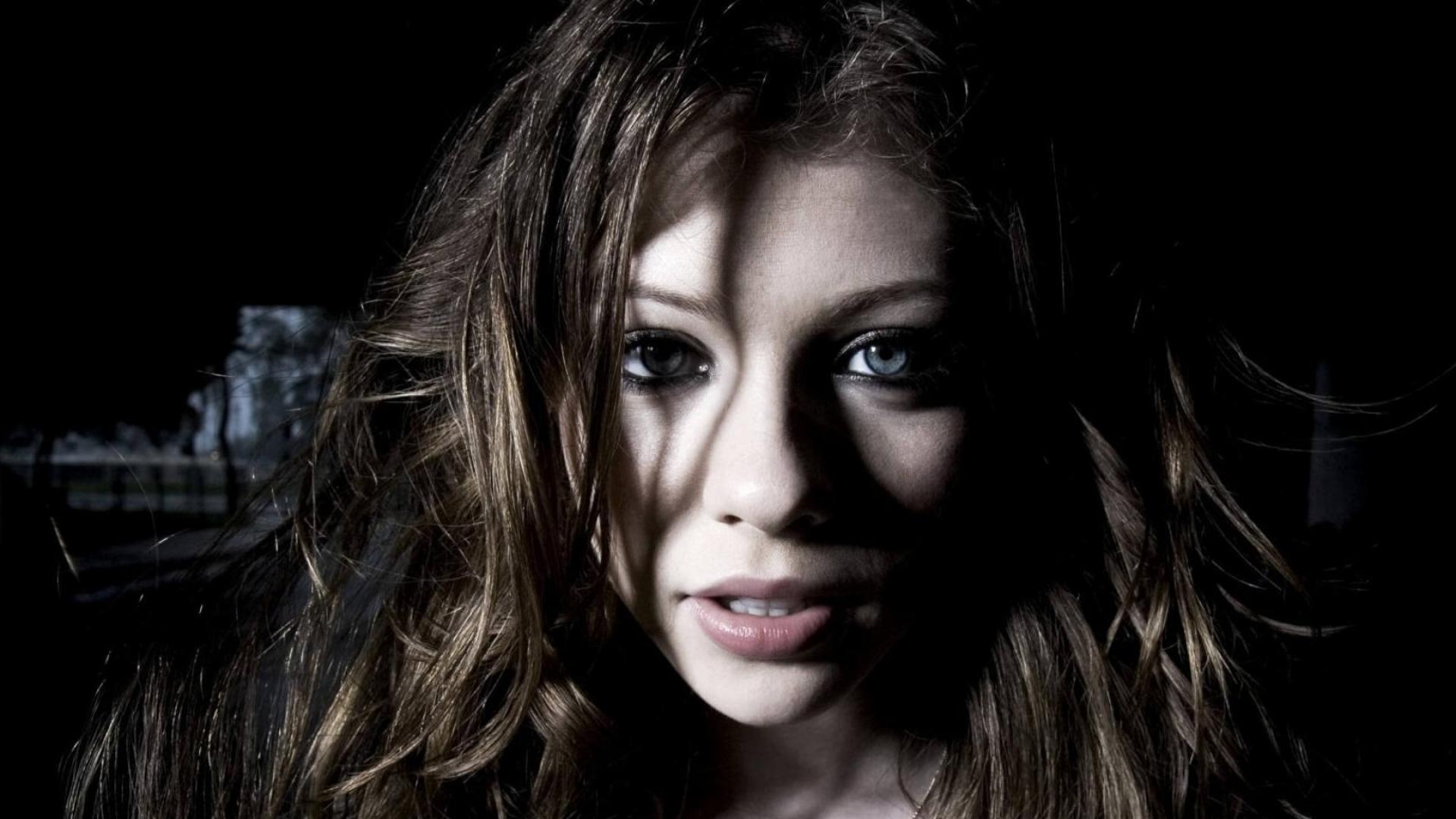 Michelle Trachtenberg Dark wallpaper