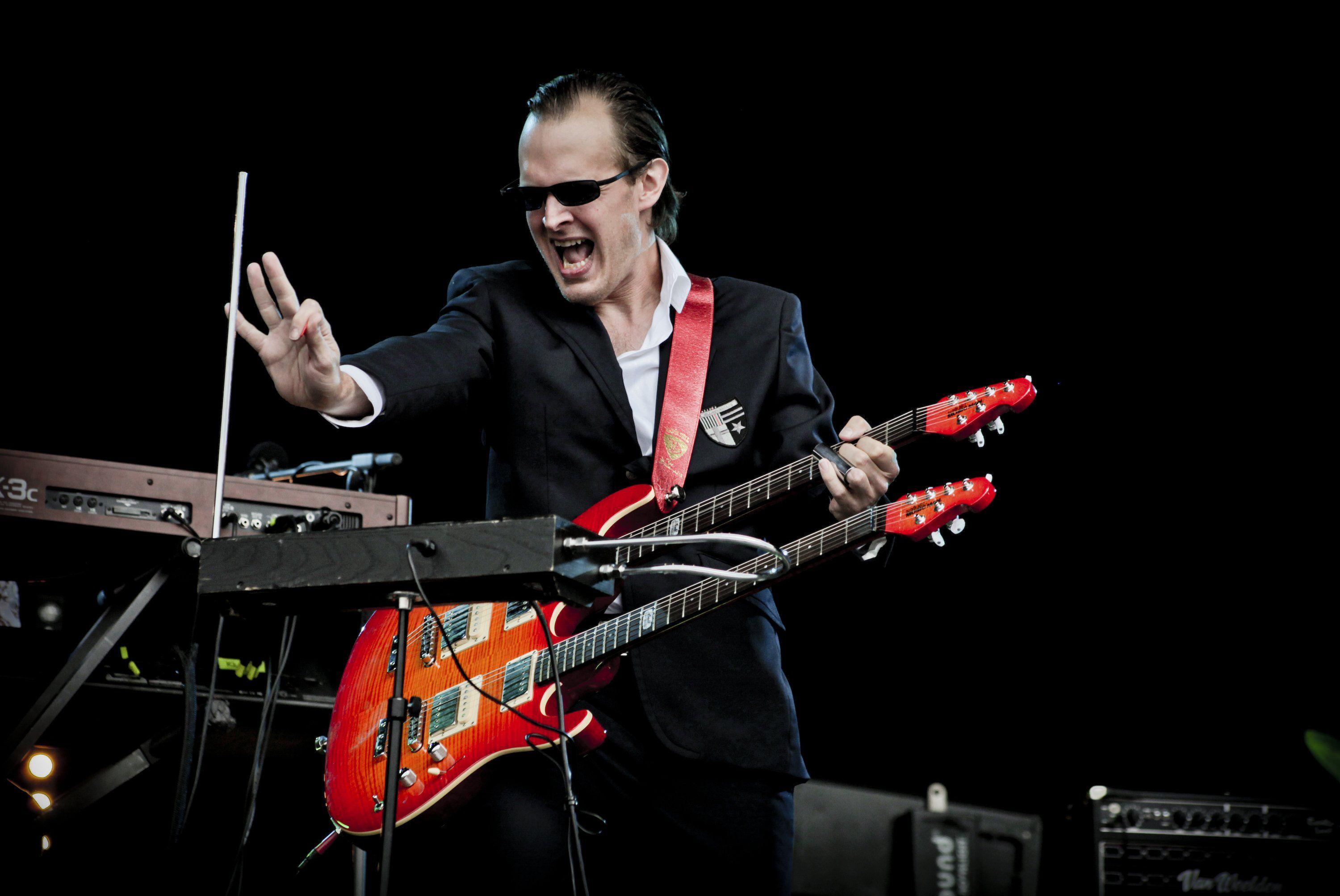 JOE BONAMASSA blues rock roll guitar concert wallpaperx2007