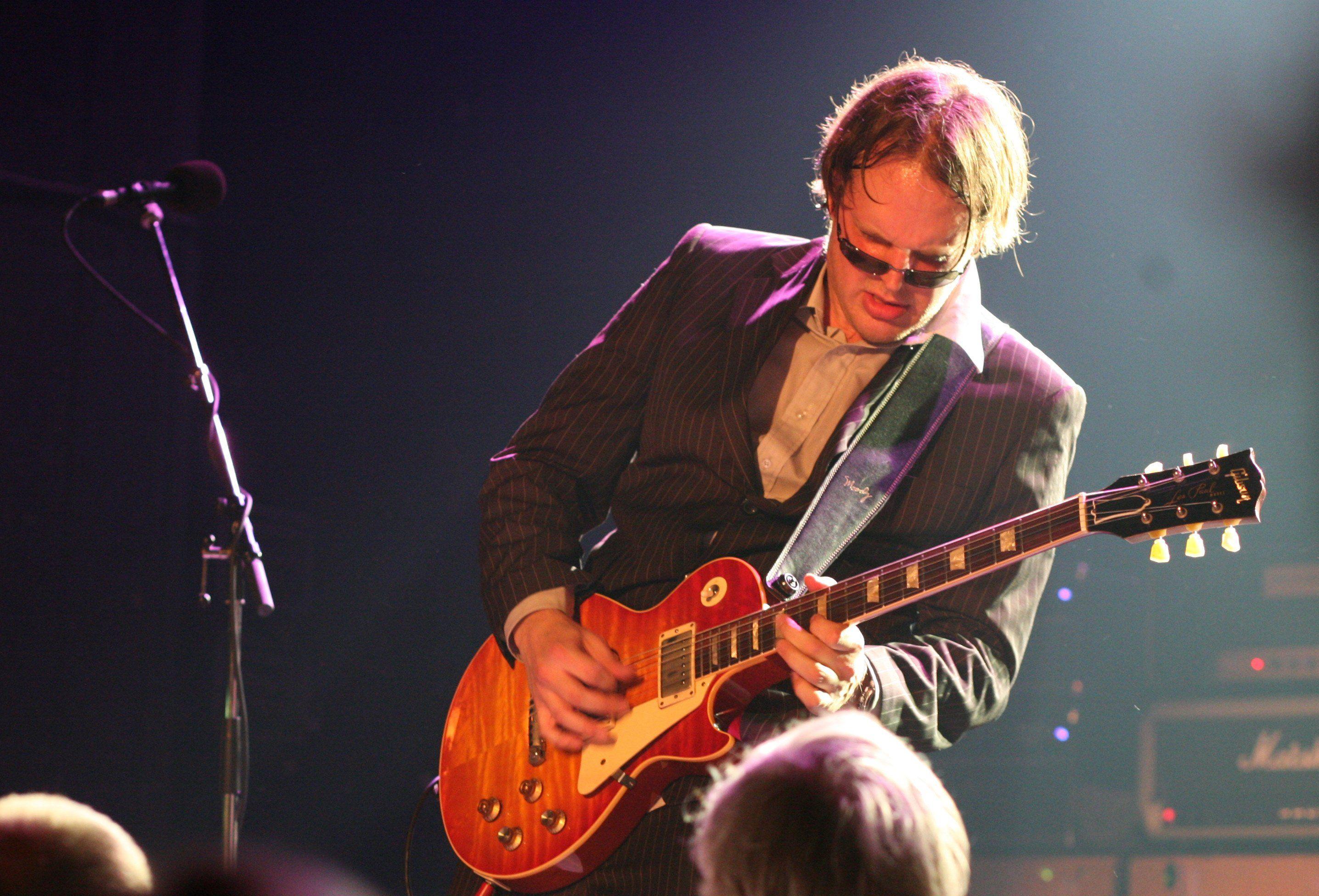 JOE BONAMASSA blues rock roll guitar concert wallpaperx1952