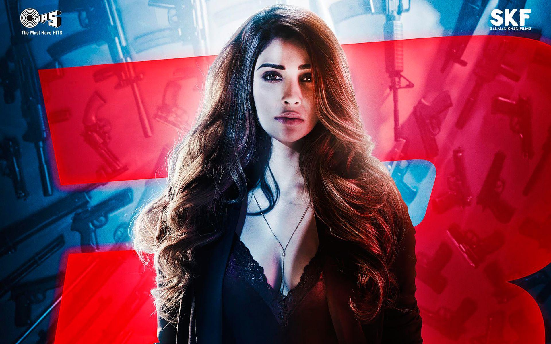 Daisy Shah in Race 3 Wallpaper