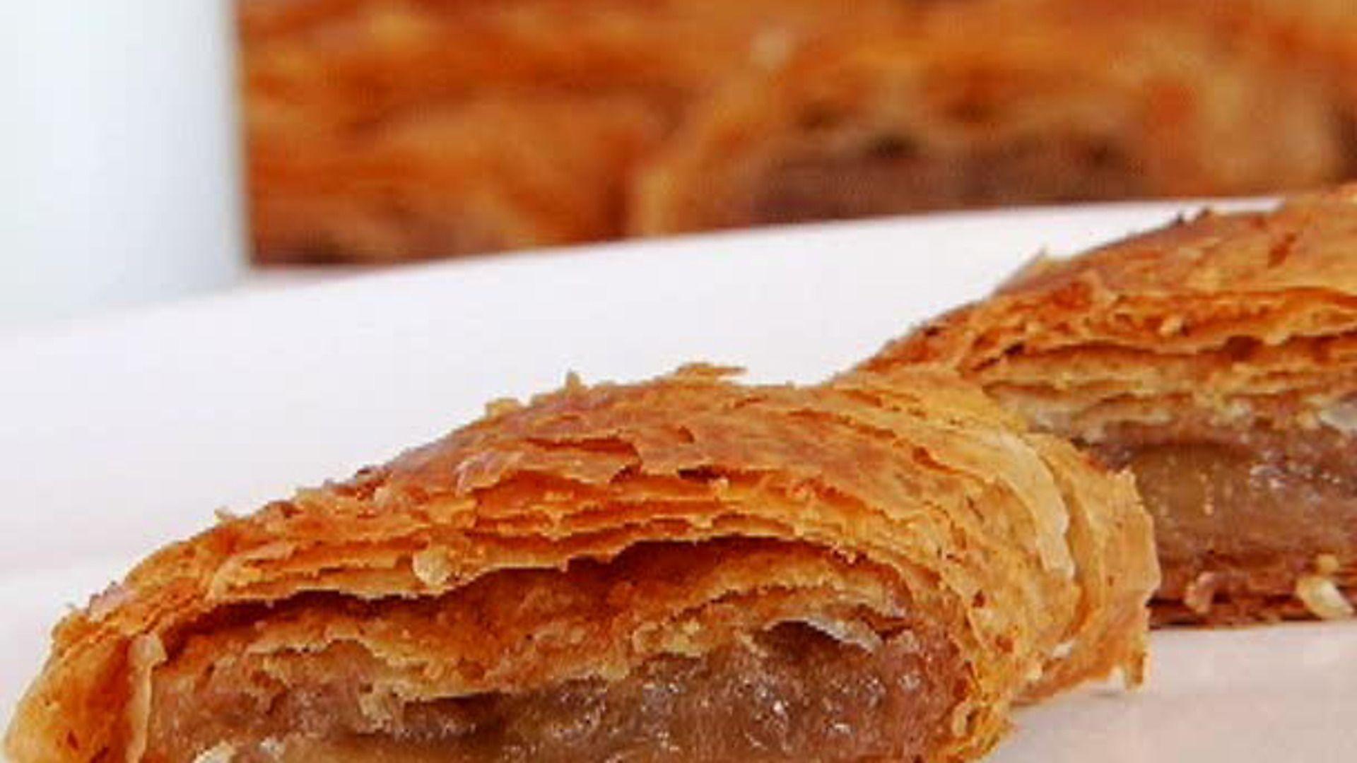 Mamo's Apple Strudel
