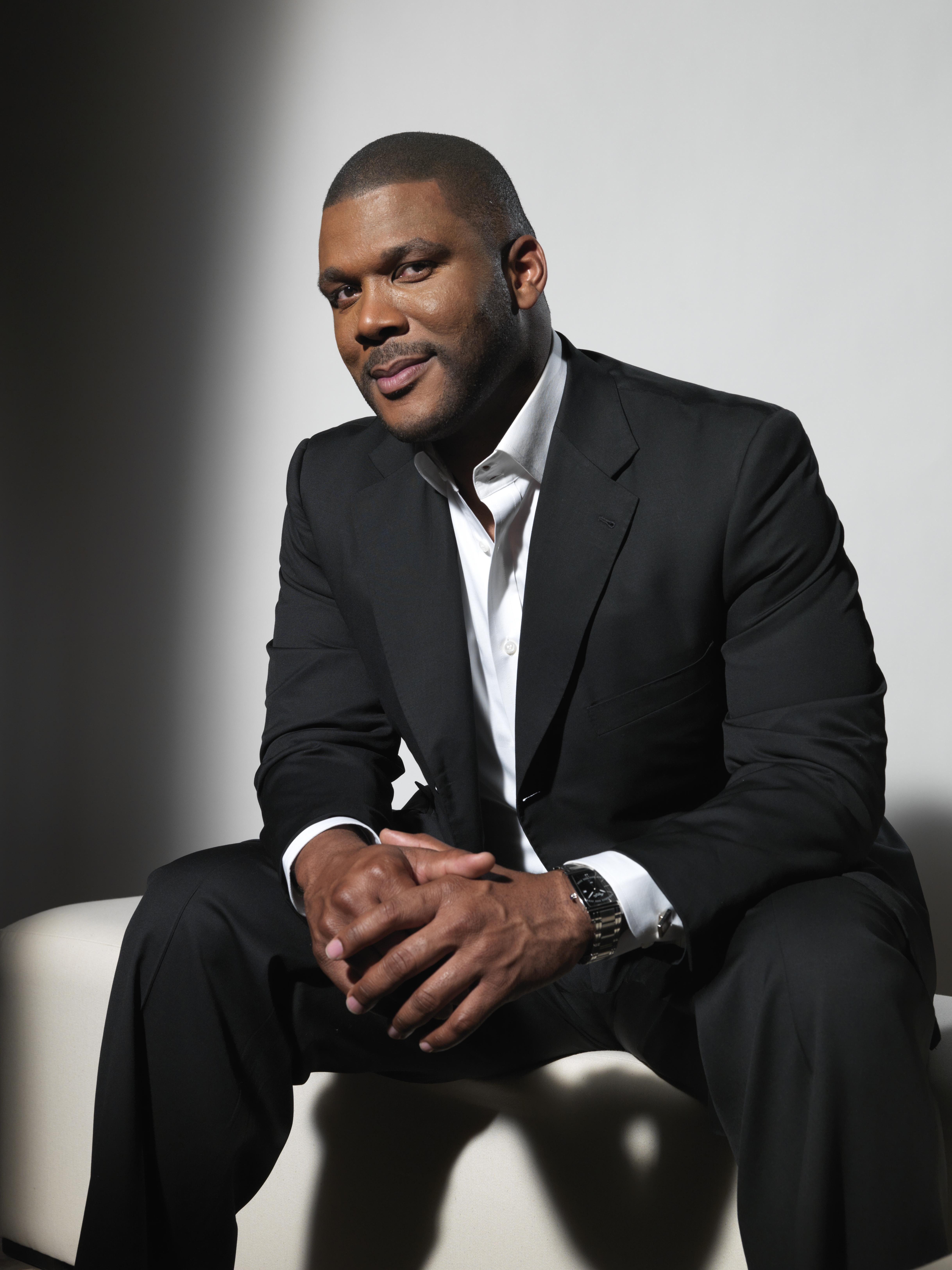 HD Tyler Perry Photo 4872x6496 HD Wall