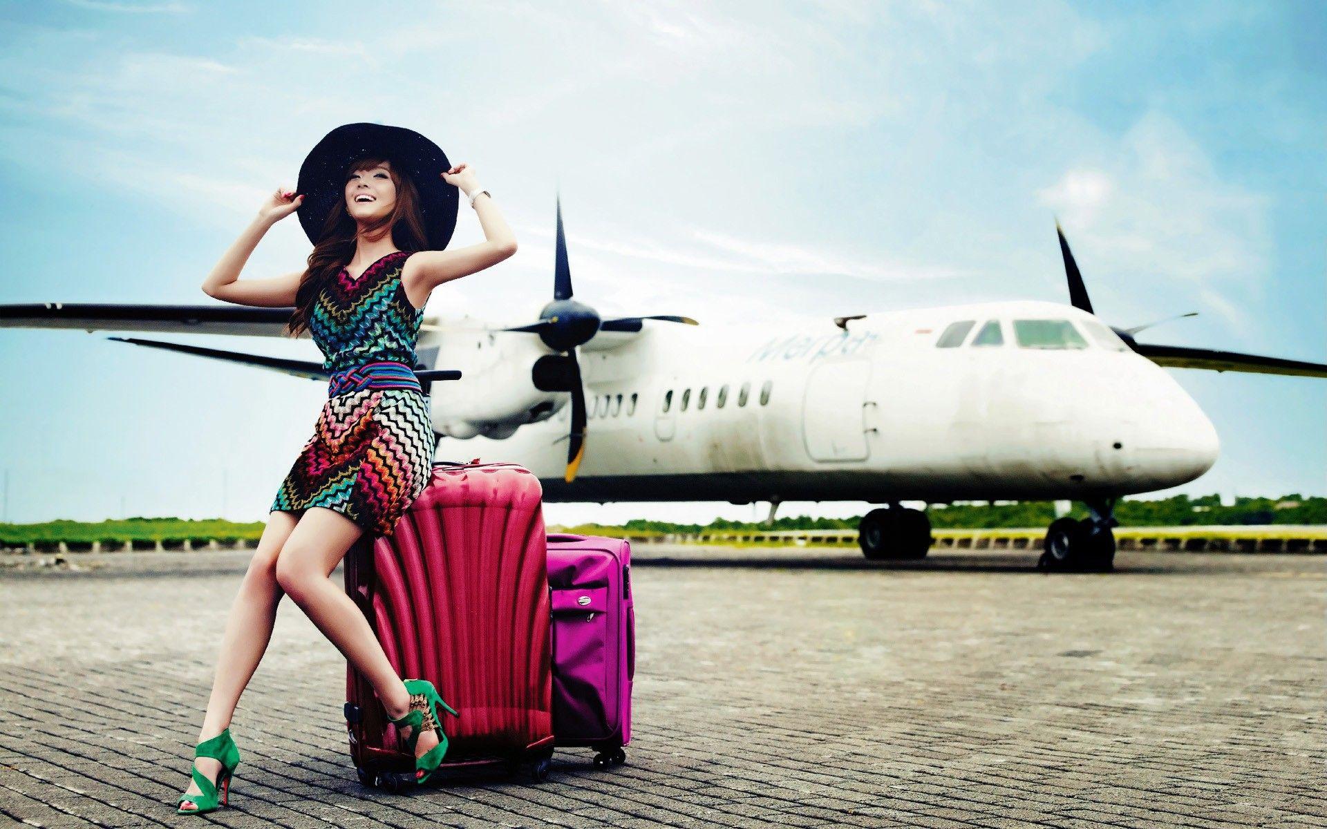 Girl traveller wallpaper and image, picture, photo