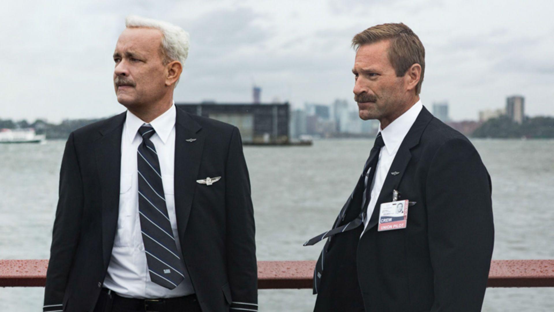 Sully Aaron Eckhart Tom Hanks wallpaper 2018 in Movies