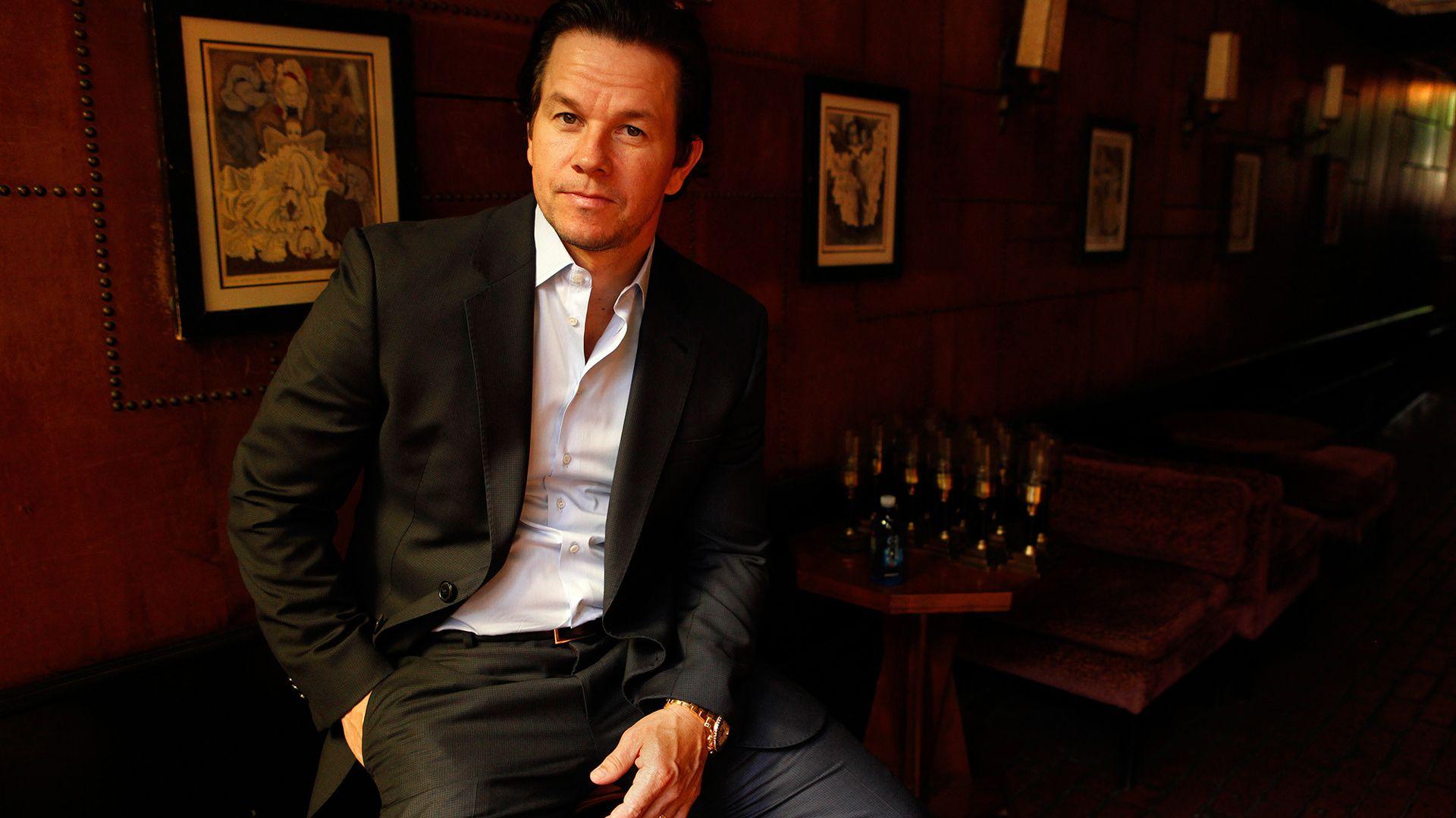 Top Hollywood Actor Mark Wahlberg HD Wallpaper Collection