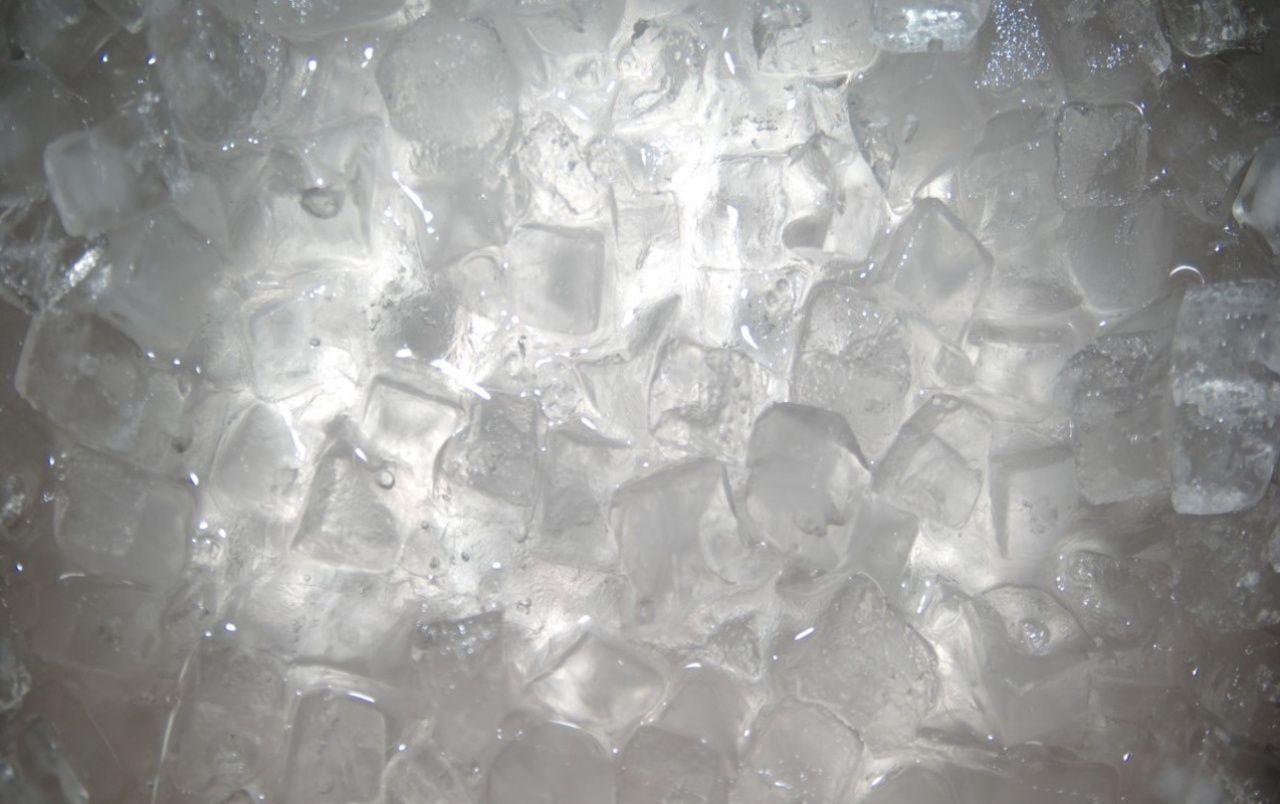 Ice Cubes wallpaper. Ice Cubes
