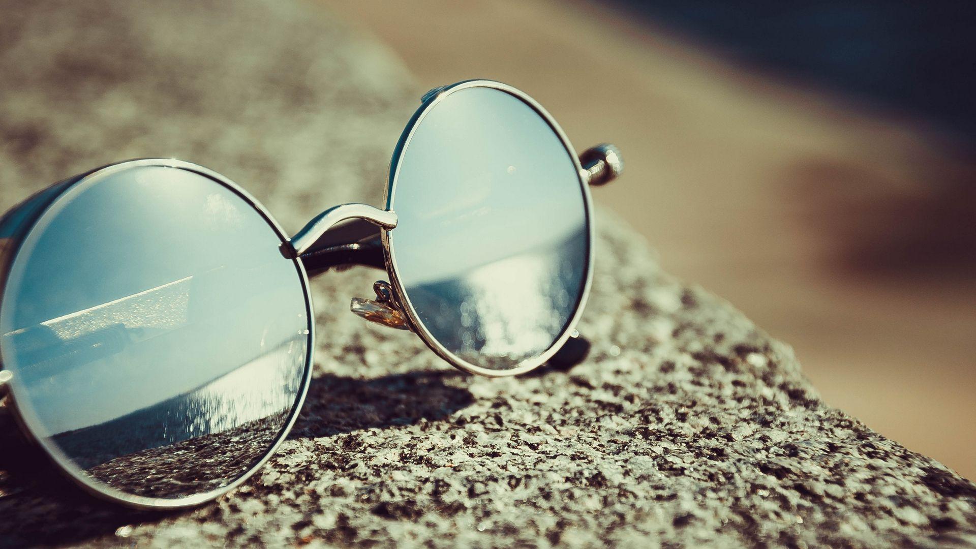 Download wallpaper 1920x1080 sunglasses, reflection, sun full HD