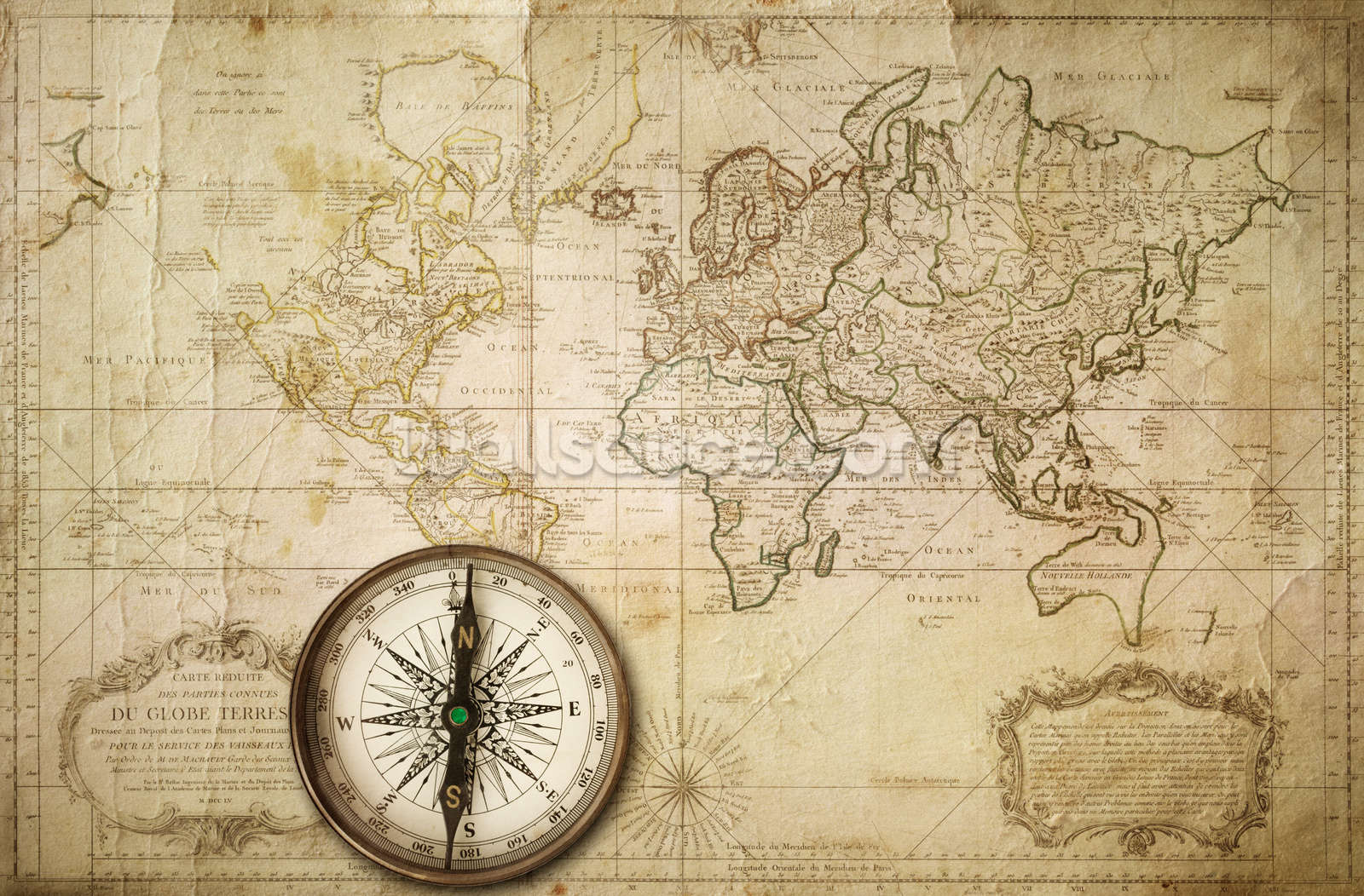 Карта в ретро стиле с компасом