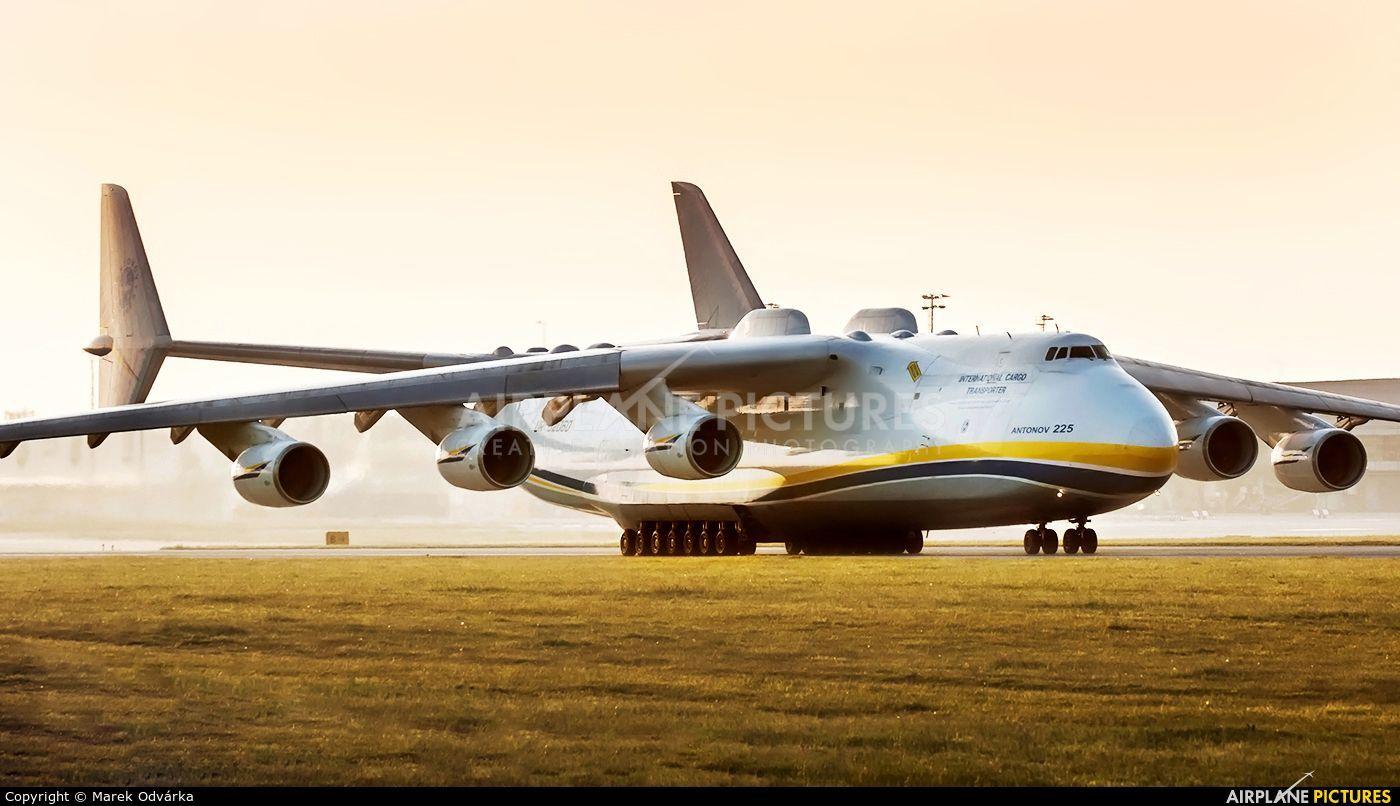 Antonov An Mriya The World largest Civilian Aircraft. wallpaper