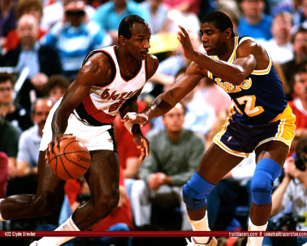 Clyde Drexler dribbles Trail Blazers Wallpaper