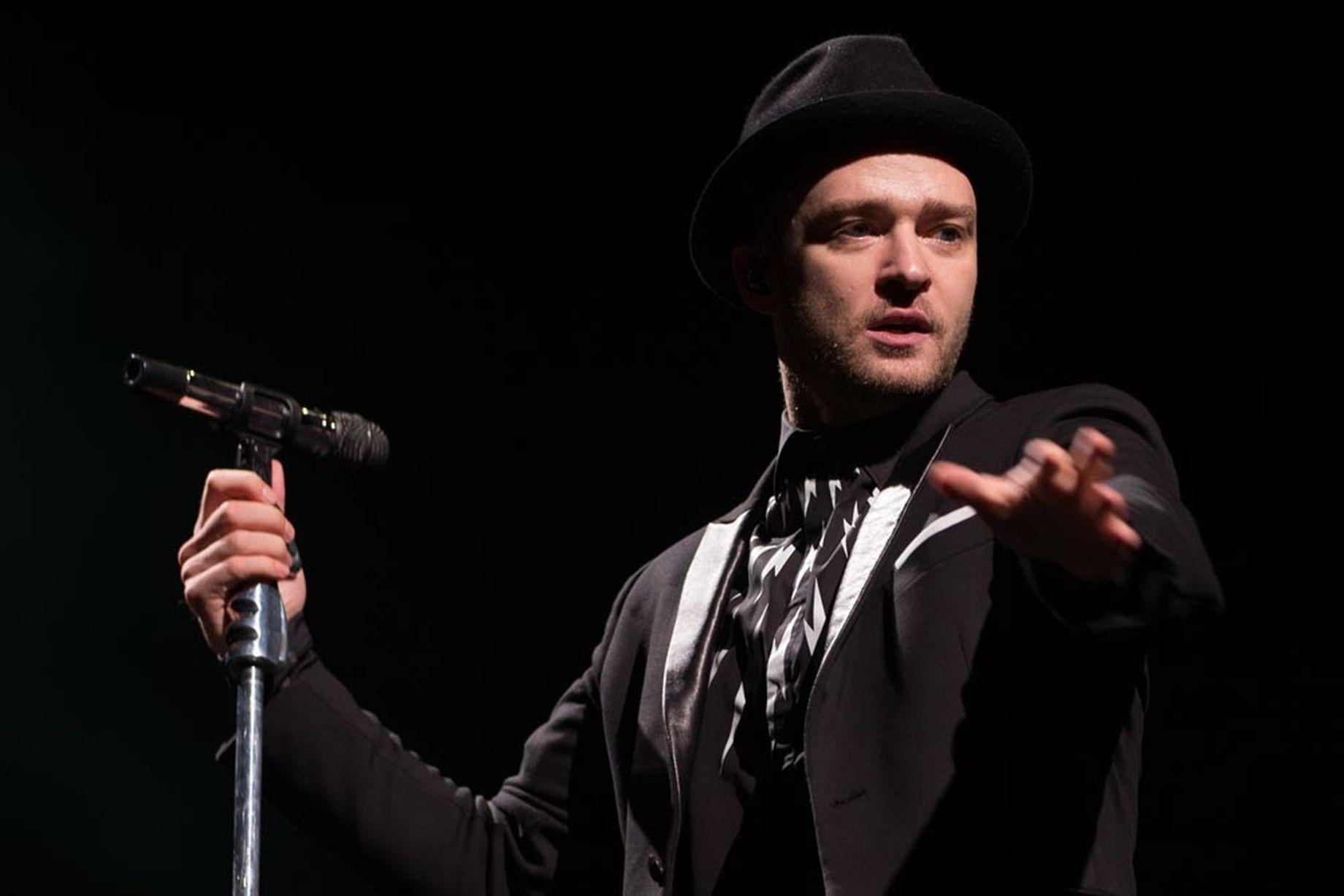 Justin Timberlake Black Hat Singing