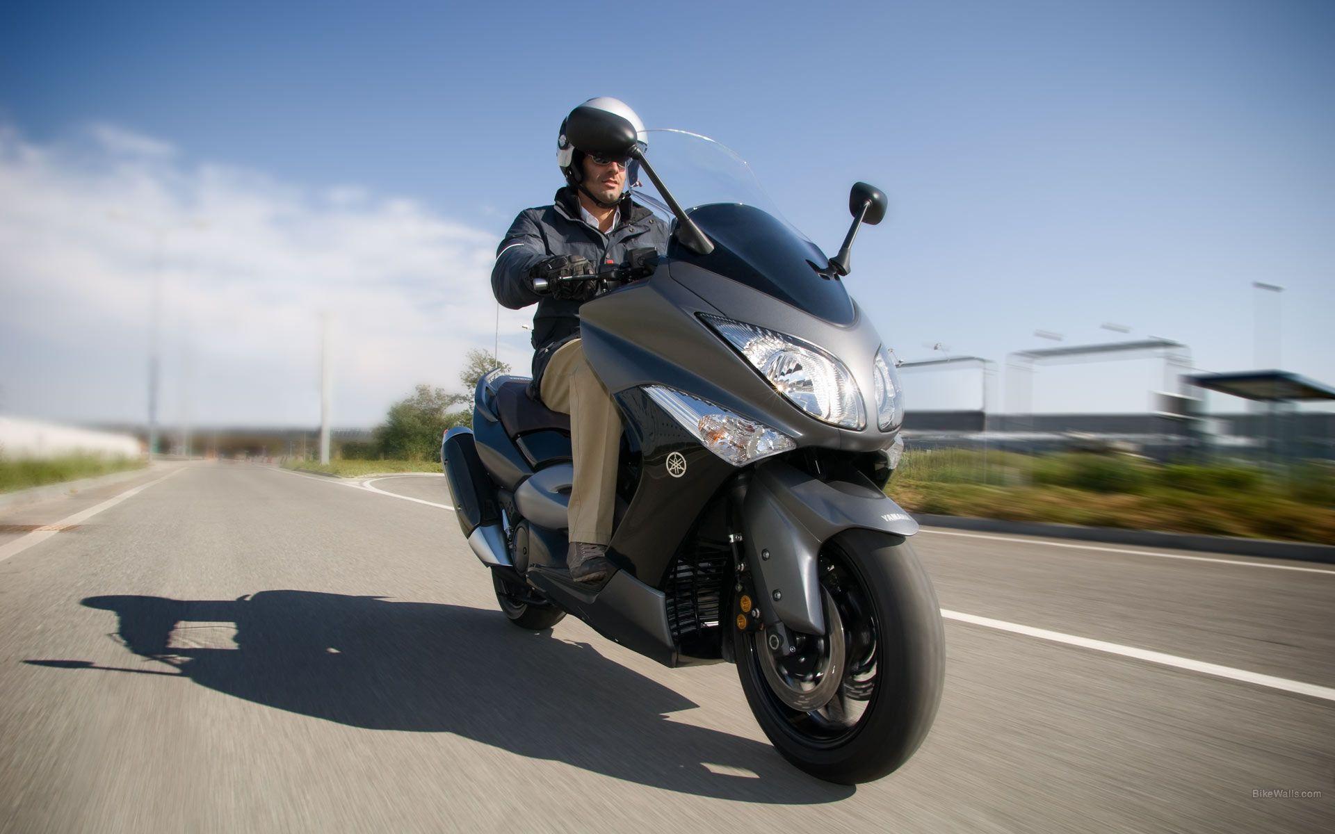 Yamaha Tmax, Desktop wallpaper