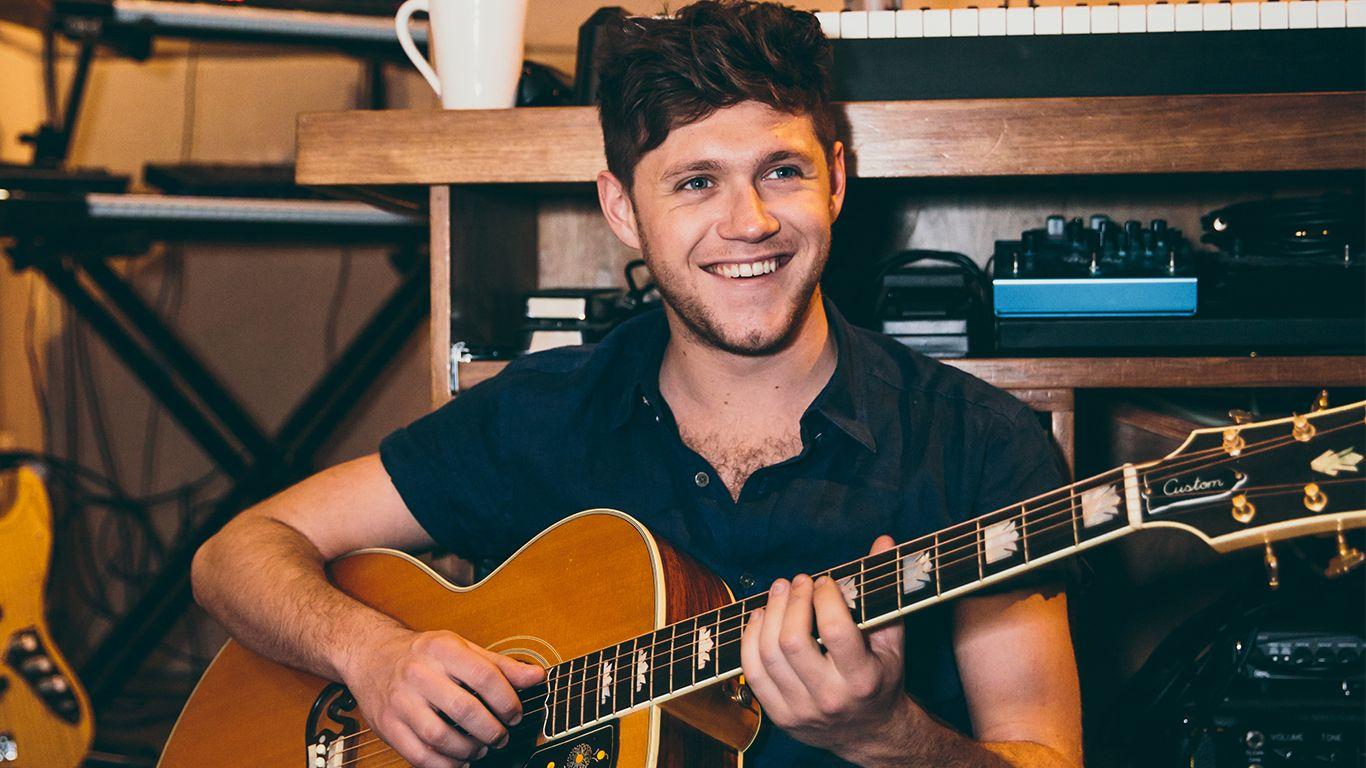 Niall Horan Kicks Off Flicker Sessions Tour RecordsCapitol