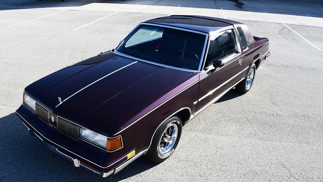 Oldsmobile Cutlass Supreme. HD Car Wallpaper Free Download