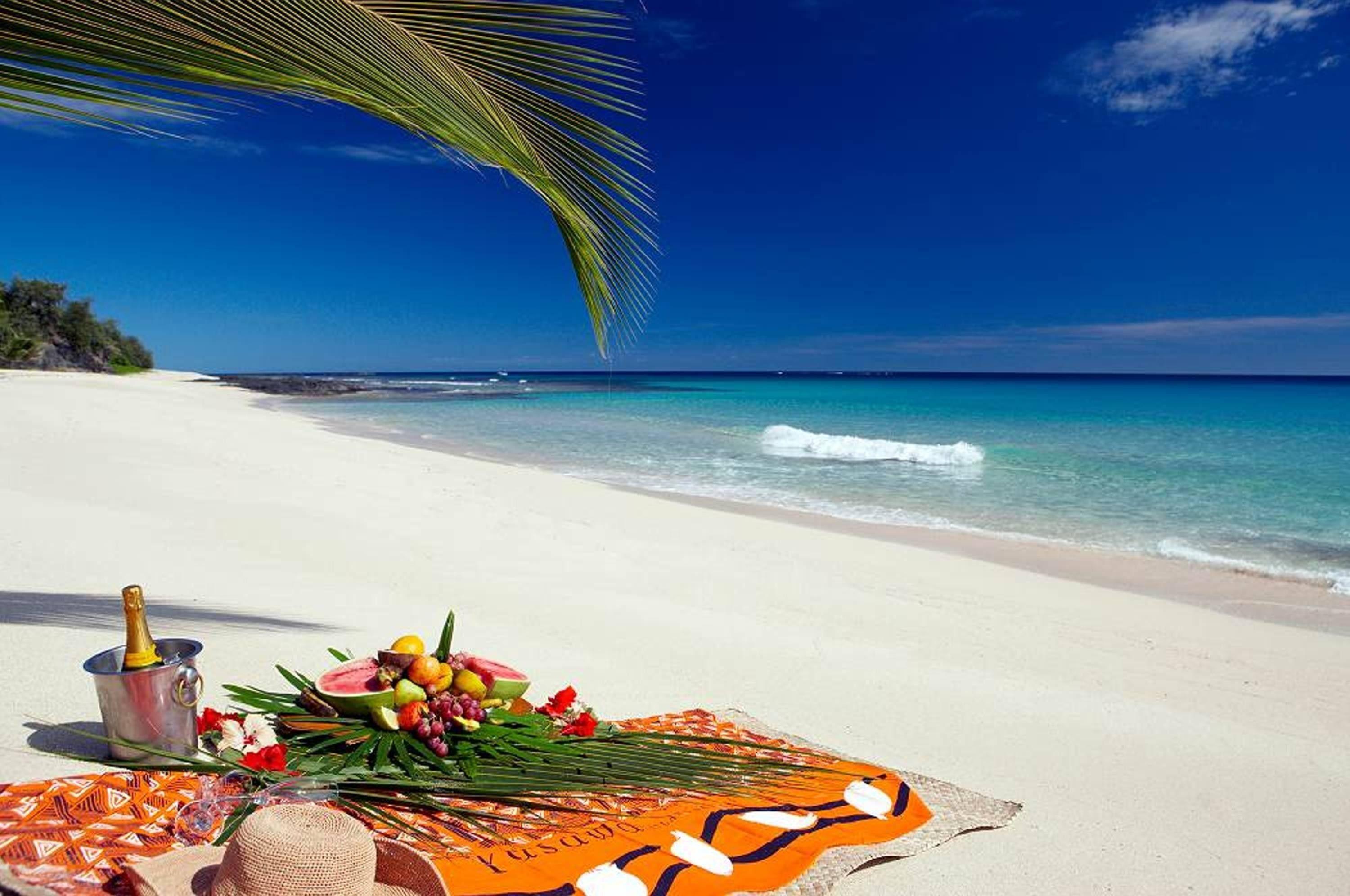 Beaches: Picnic Ocean Beach Tropical Romance Leisure Fruit Wallpaper