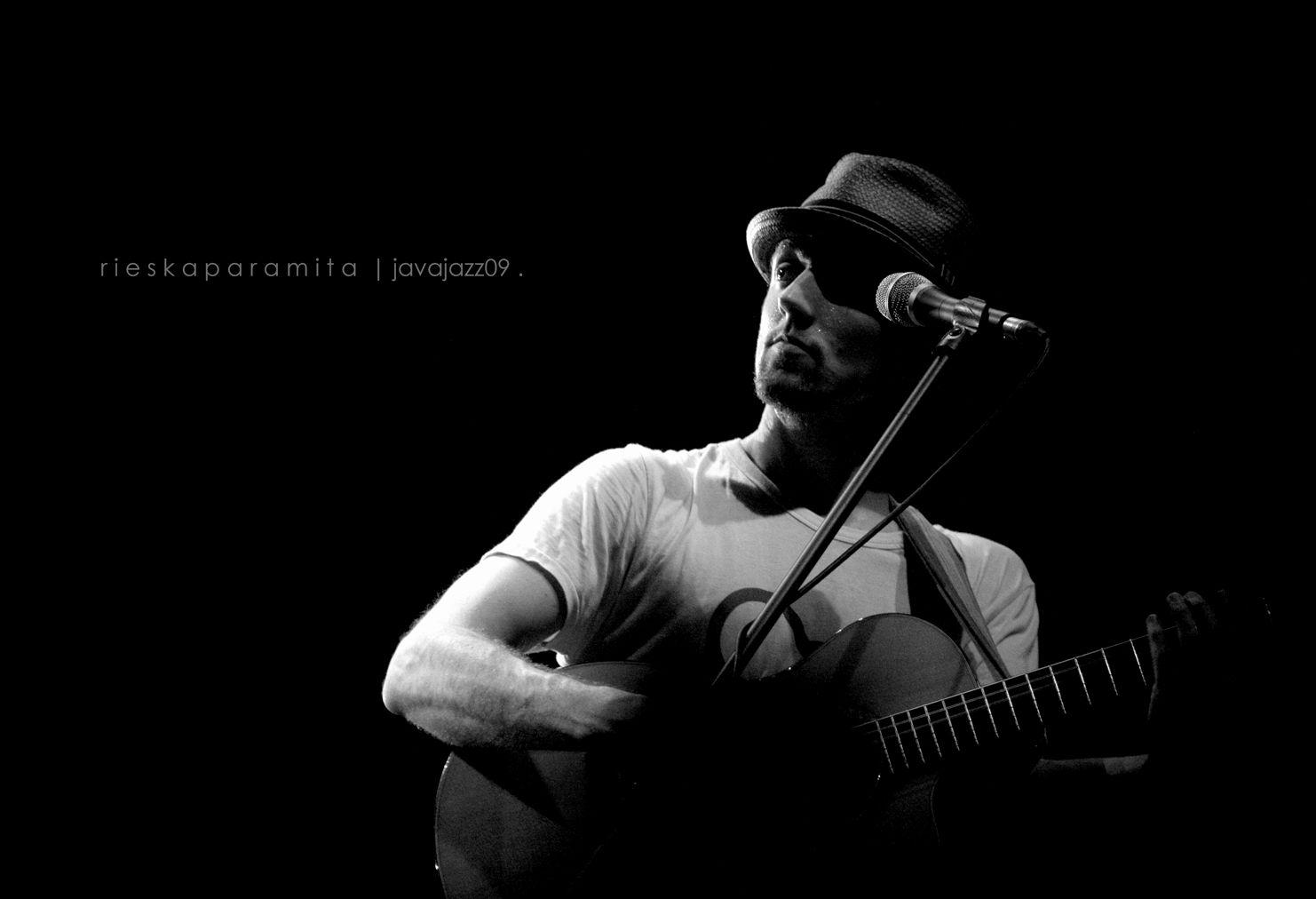 Jason Mraz Wallpapers Images Photos Pictures Backgrounds: Brighten Your ...