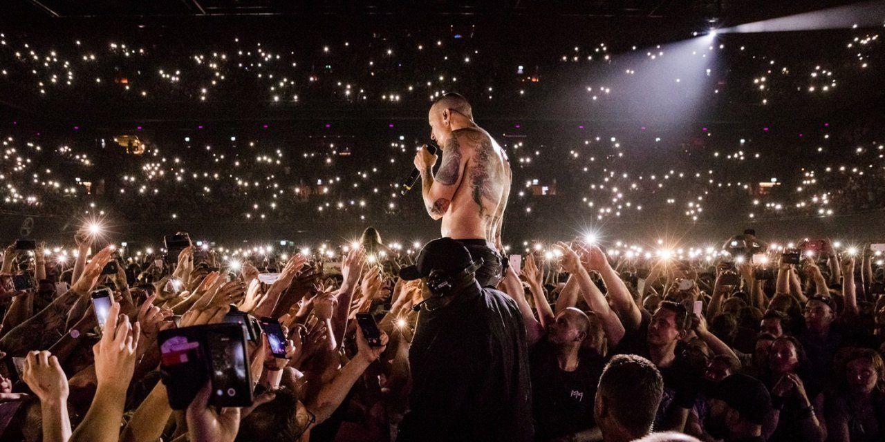 ONE OK ROCK Pay Tribute to Chester Bennington