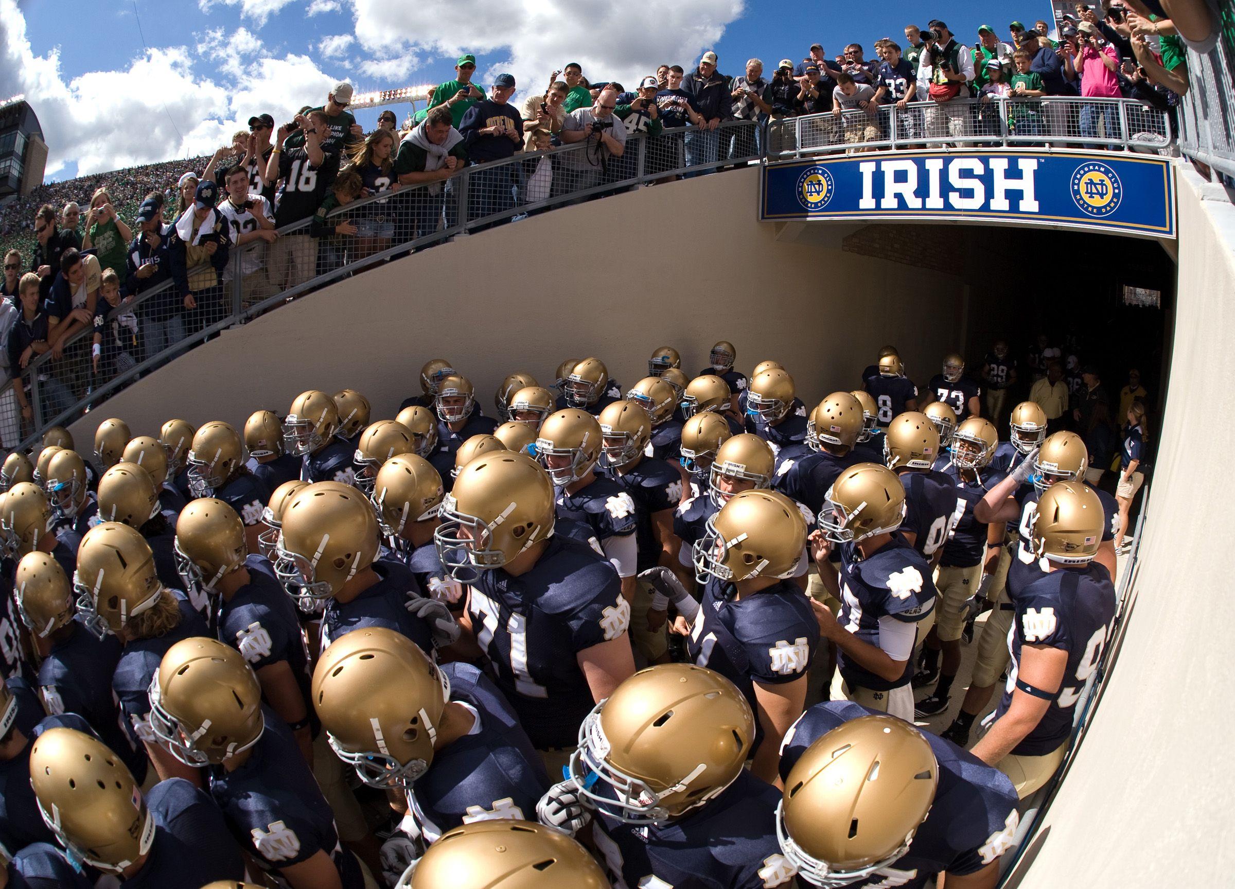 Notre Dame Fighting Irish Football Wallpapers Wallpaper Cave
