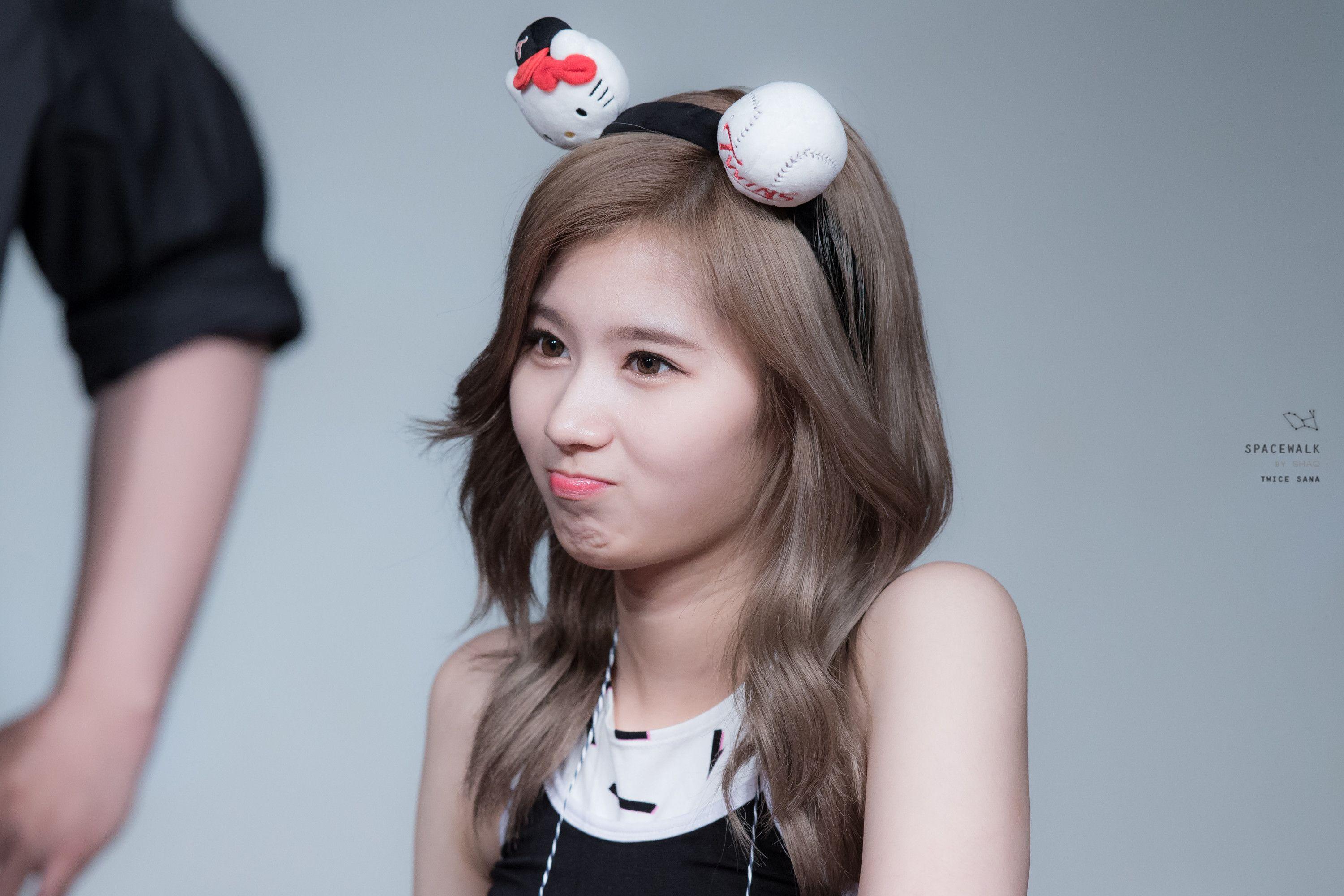 Sana Twice Wallpaper