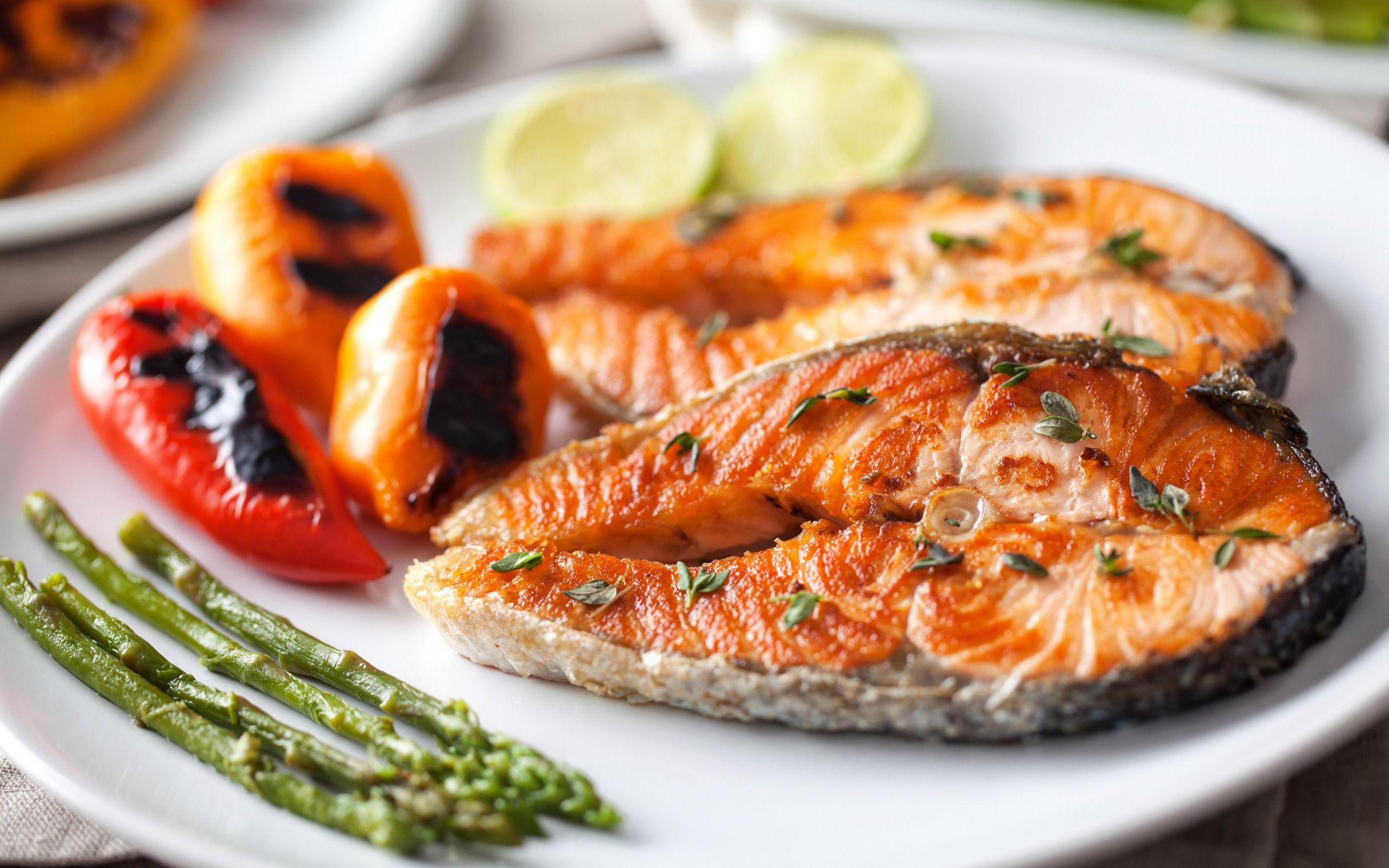 Download wallpaper Fried fish, grilled salmon, seafood, fish dishes