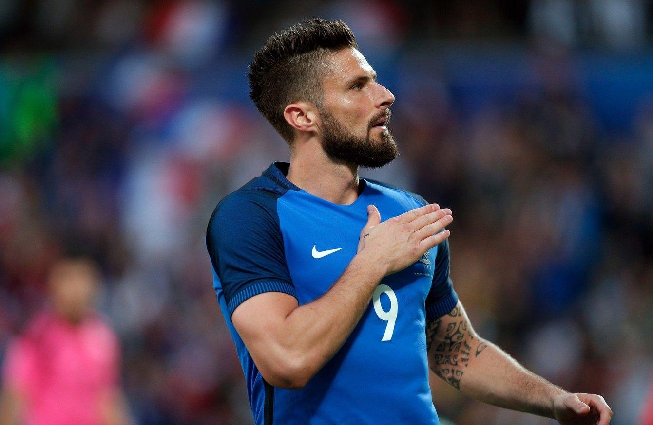 Why France fans are booing Olivier Giroud