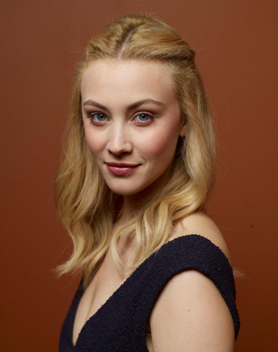 Sarah Gadon wallpaper