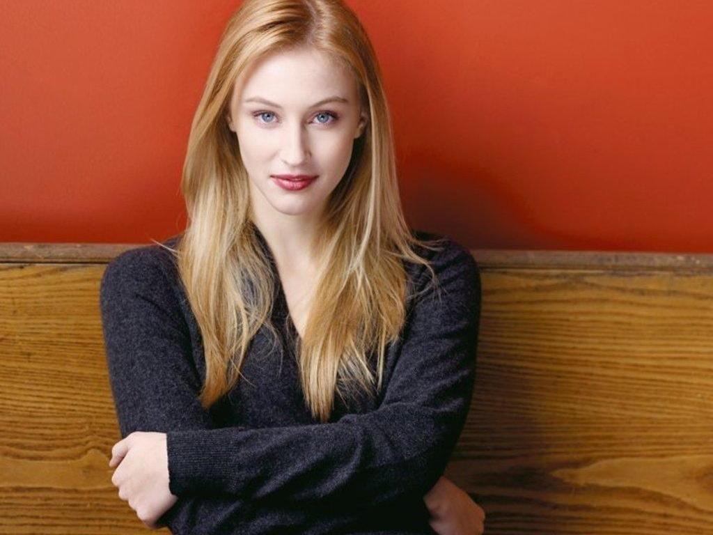 Sarah Gadon HD Wallpaper. Inspiration. Sarah gadon