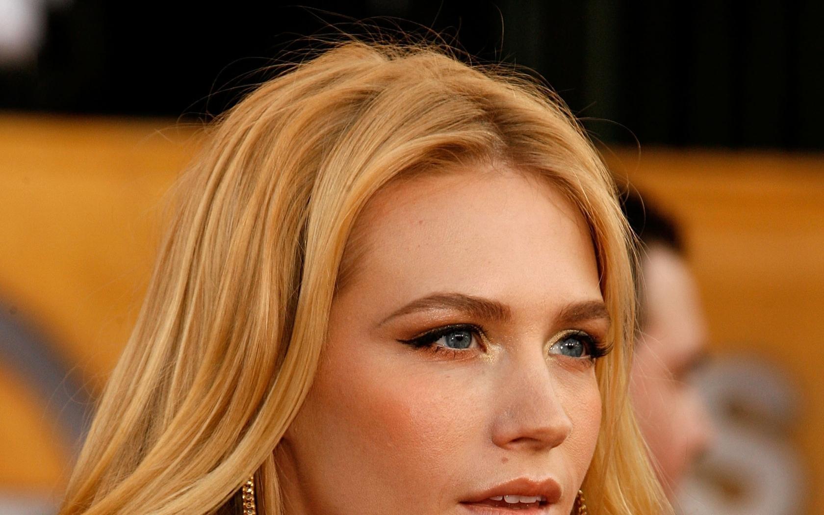 Sarah Gadon wallpaperx768