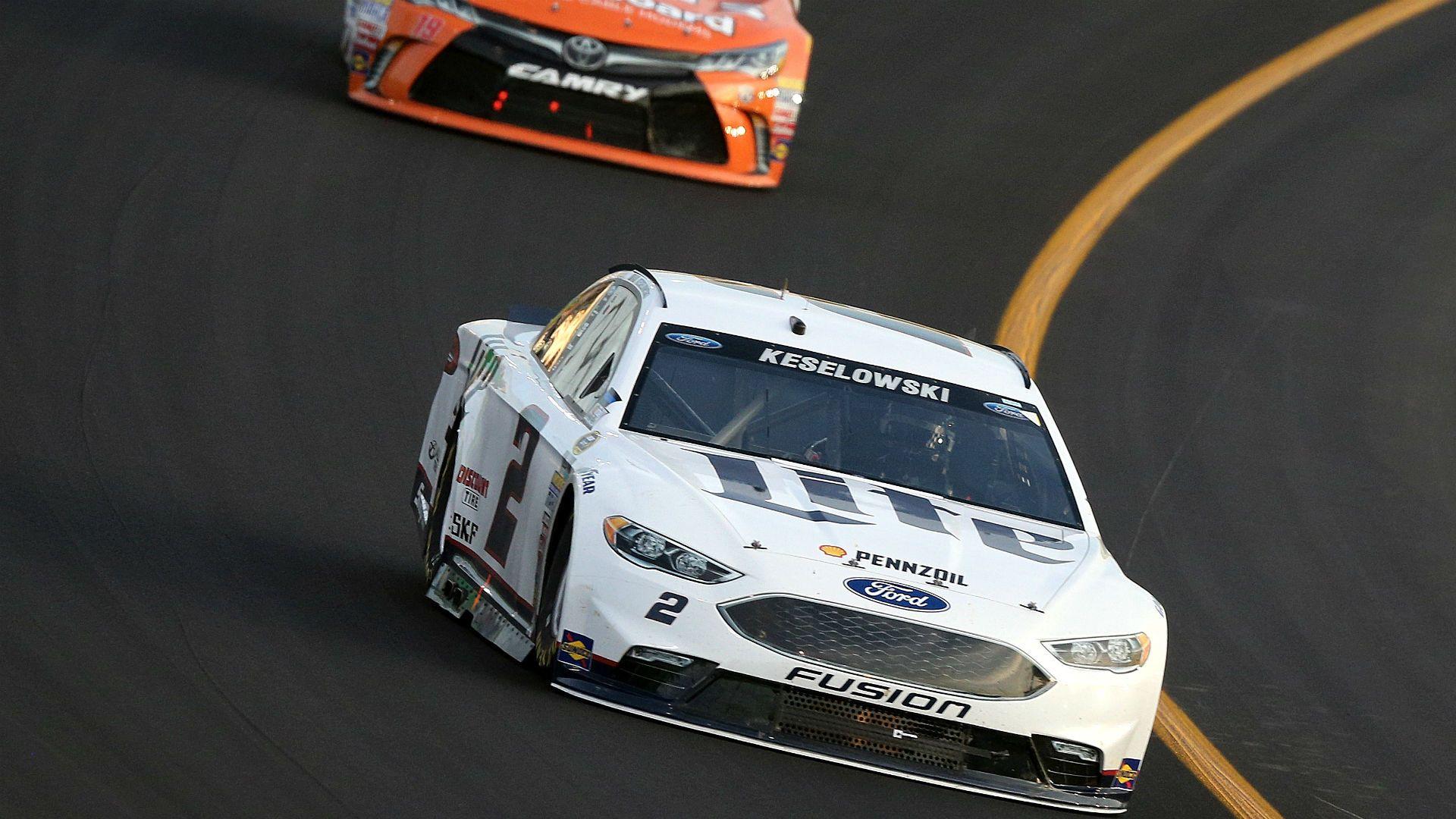 Brad Keselowski nearly runs out of gas, wins at Kentucky Speedway