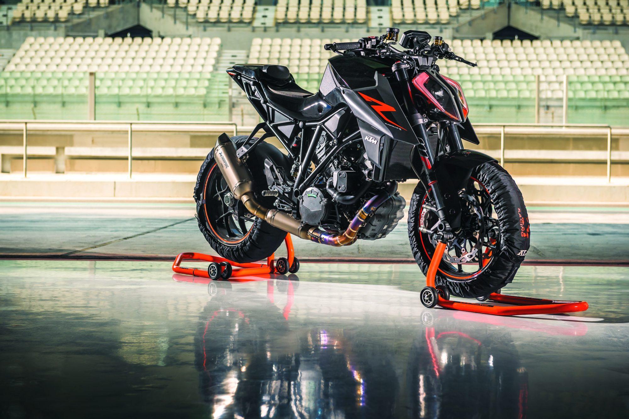 Bikes & Motorcycles 2017 KTM 1290 Super Duke R wallpaper Desktop