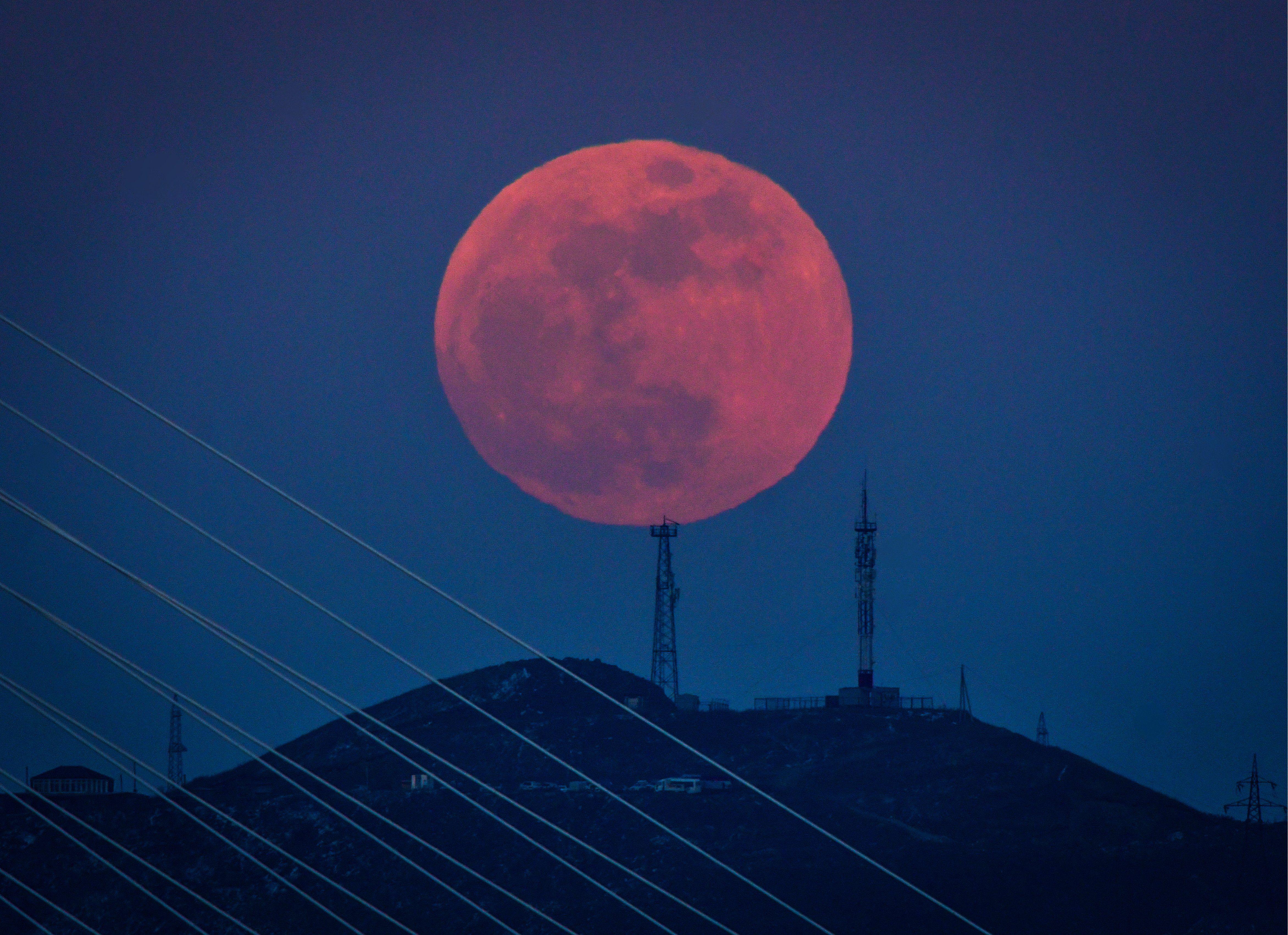 See Stunning Photo of the 2018 'Super Blue Blood Moon'