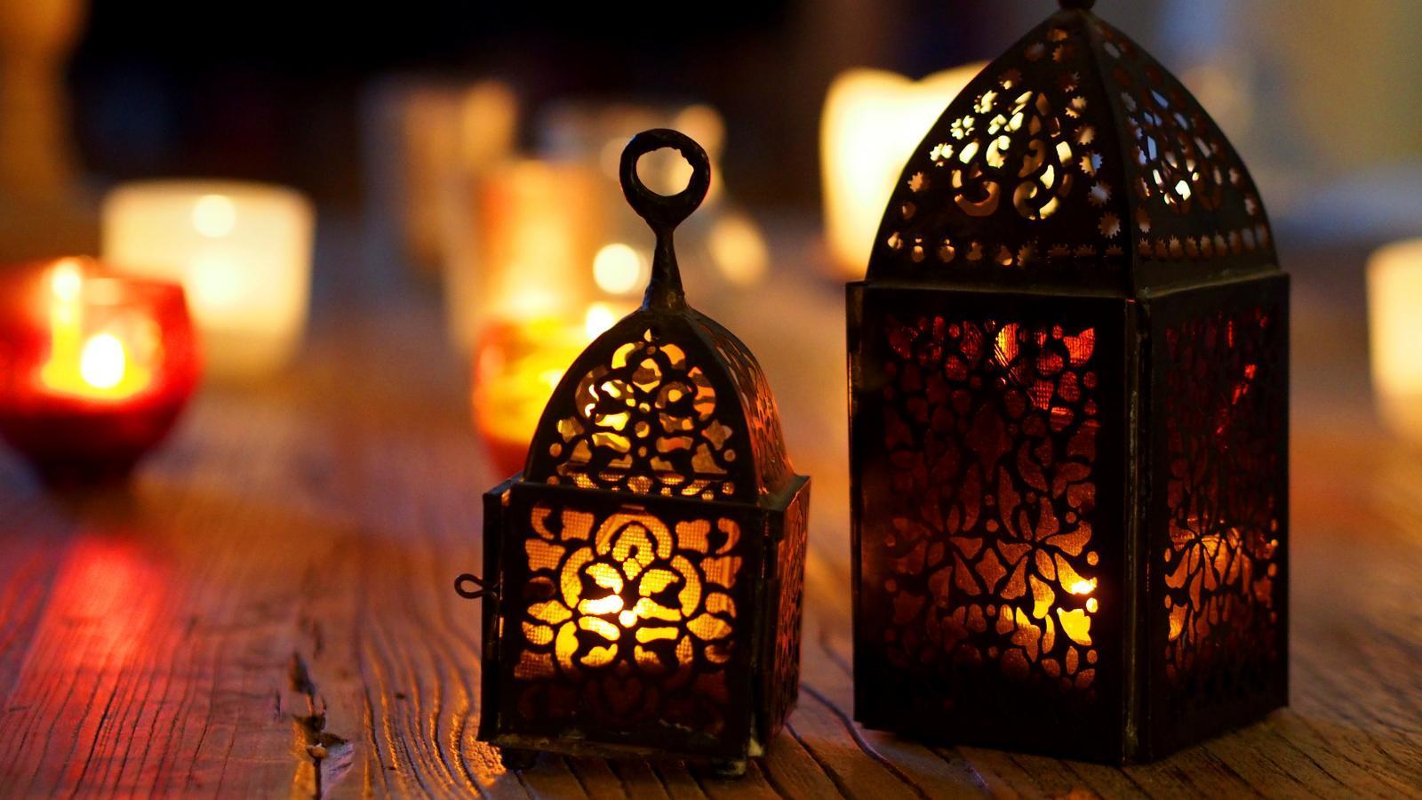 HOME ACCESSORIES: Interesting Moroccan Lamps With Candle