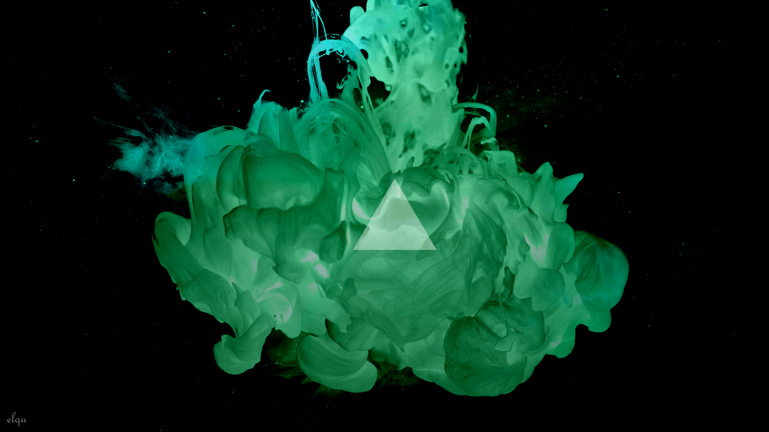 Wallpaper The Triangle On The Background Of Green Smoke On Desktop