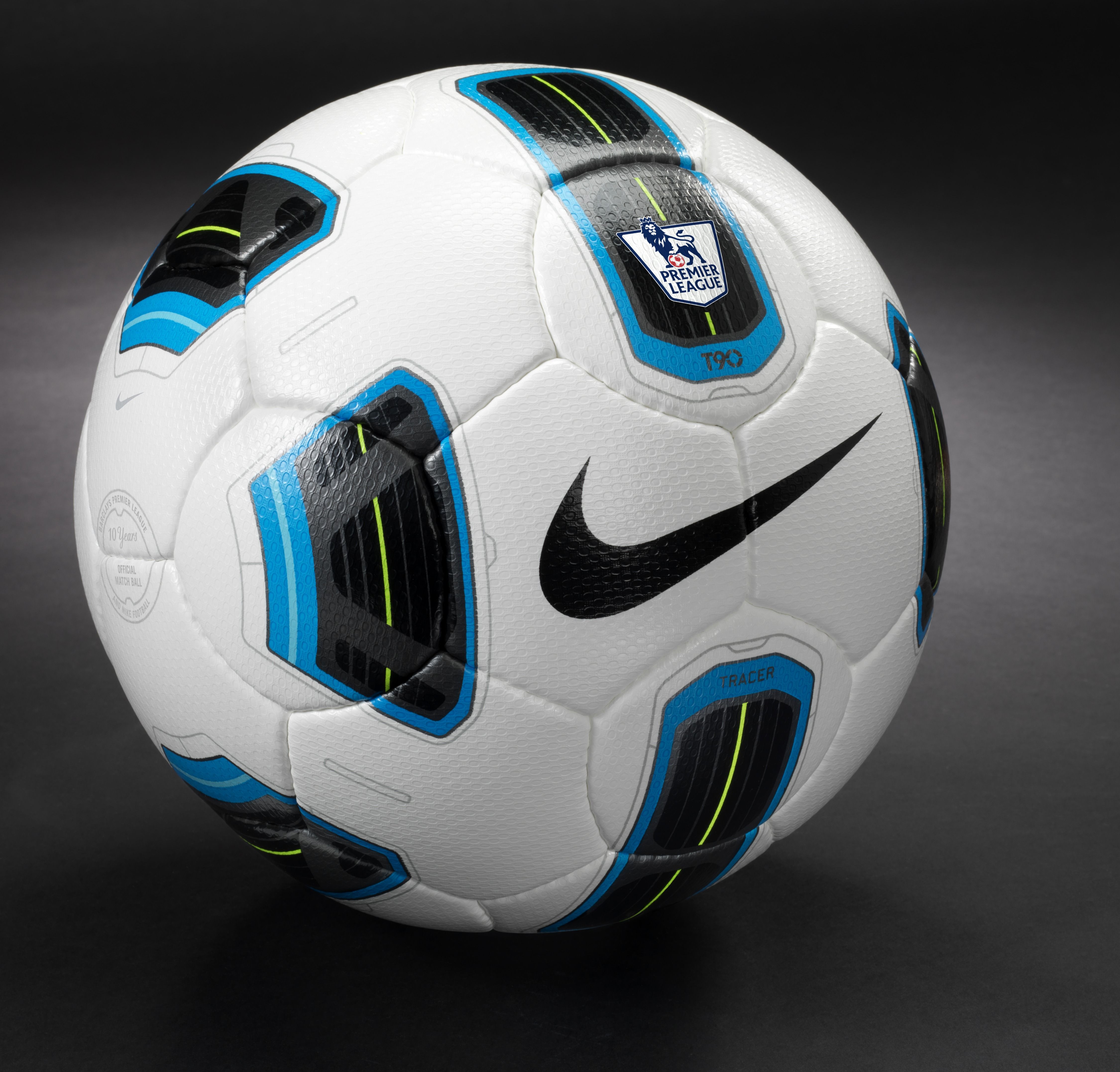 Покажи футбол мяч. Nike t90 Ball. Футбольный мяч найк тотал. Мяч найк тотал 90. Футбольный мяч Nike total 90.