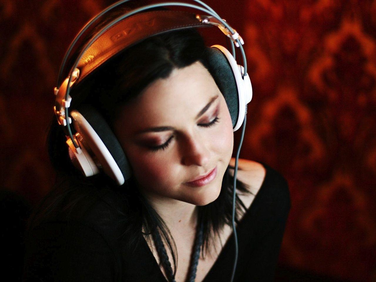 Amy Lee Talks About Aftermath And The Future Of Evanescence