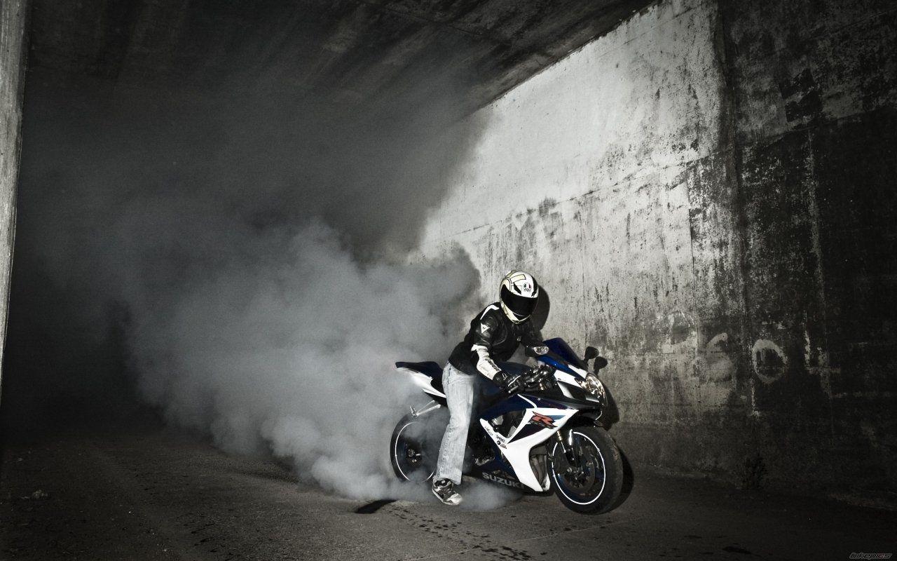 Suzuki GSXR HD Wallpaper and Background Image