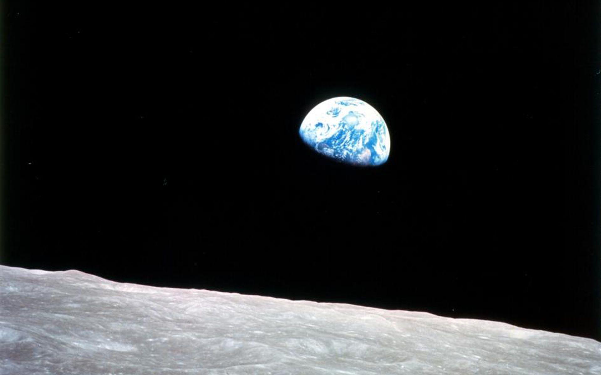 Image: Earthrise