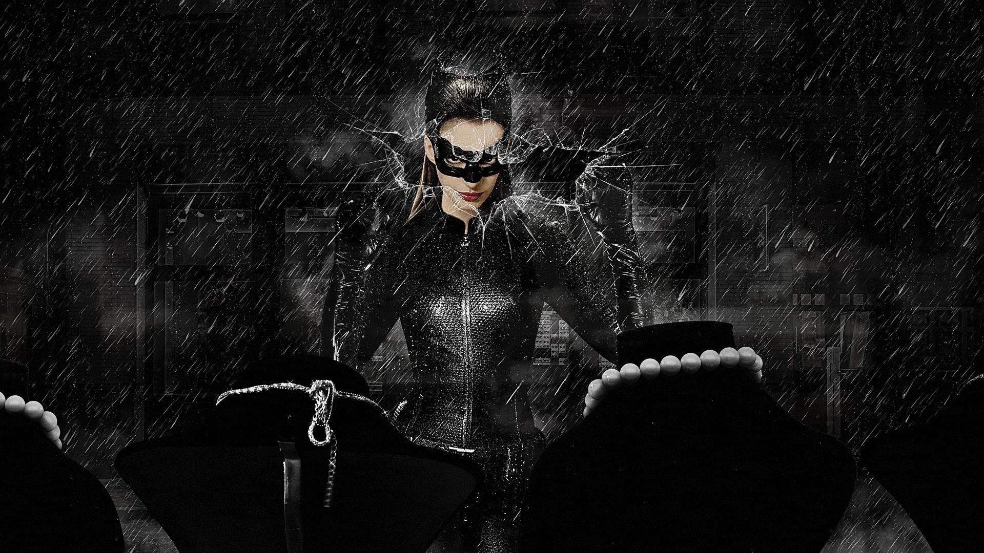 Sizzling Anne Hathaway Catwoman Wallpaper