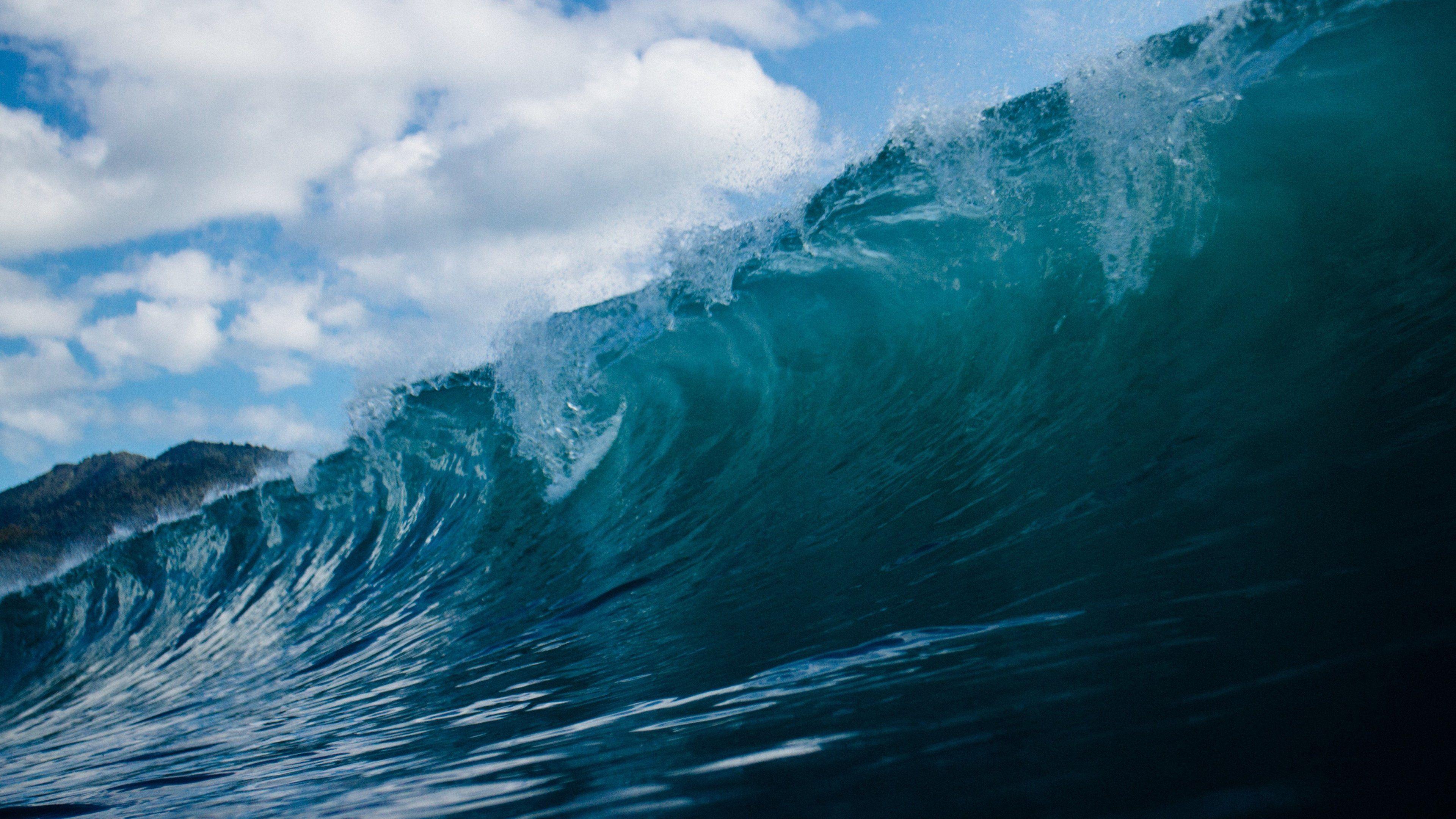 Ocean Wave Wallpaper & Desktop Background