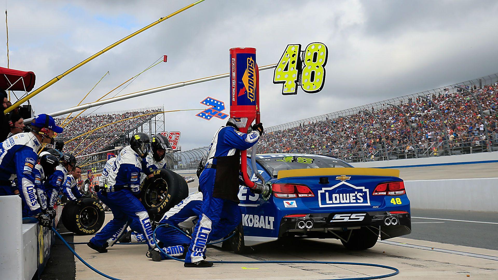 Jimmie Johnson's Shot At Dover Win Falters With Latest Pit Road