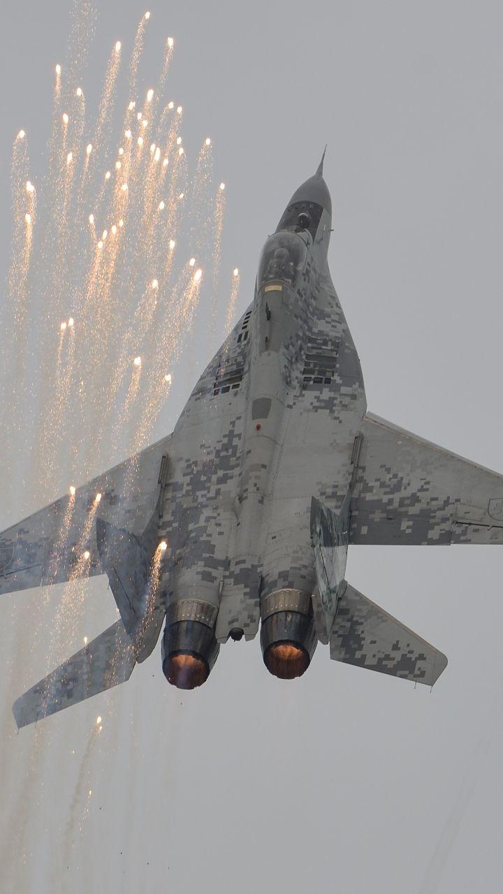 Military Mikoyan MiG 29 (720x1280) Wallpaper